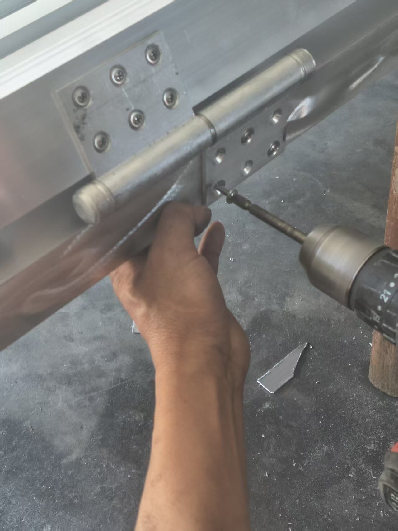 aluminum fence hardware installation - detail 15