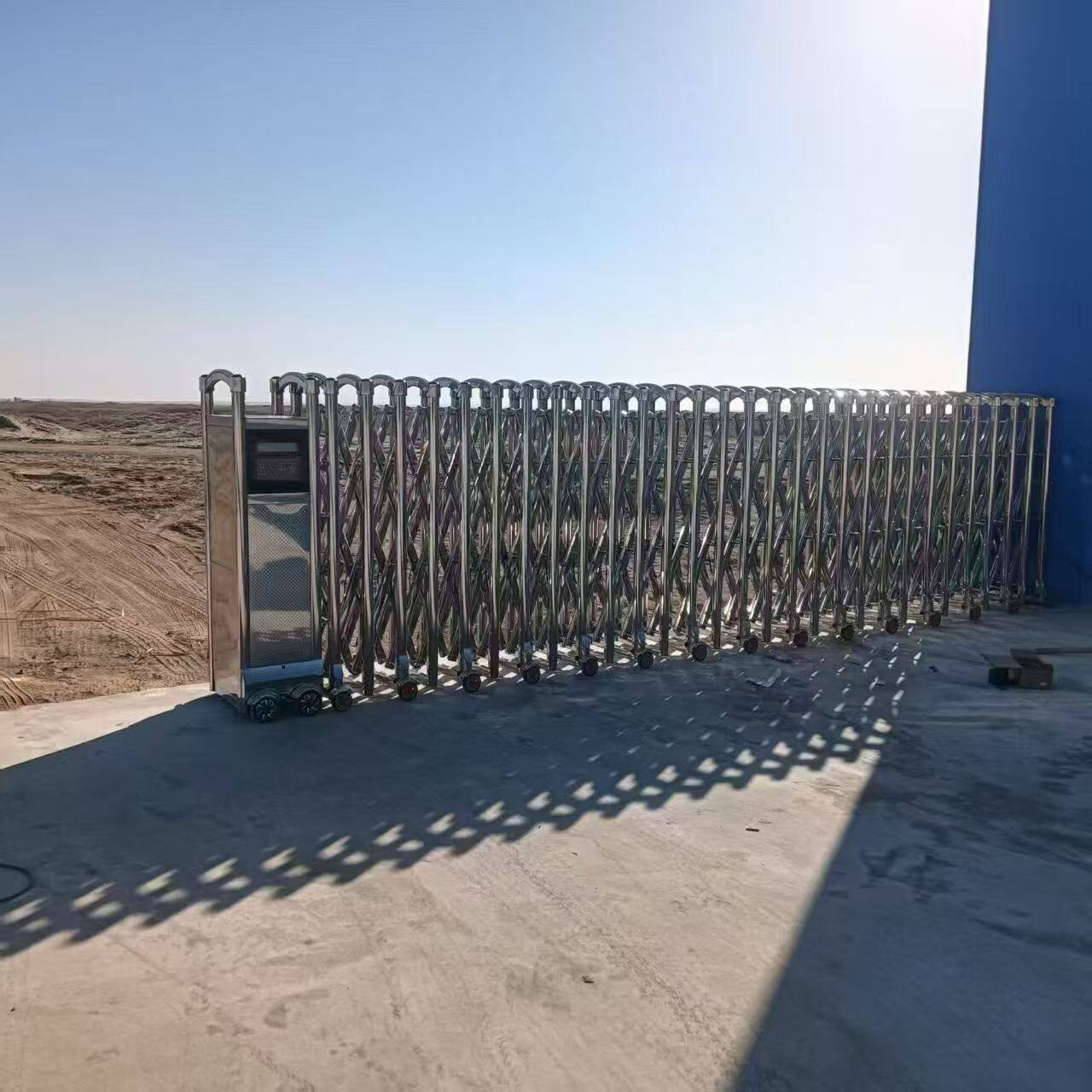Stainless Steel Retractable Gate Outdoor - Electric stainless gate outdoor for factory residential commercial