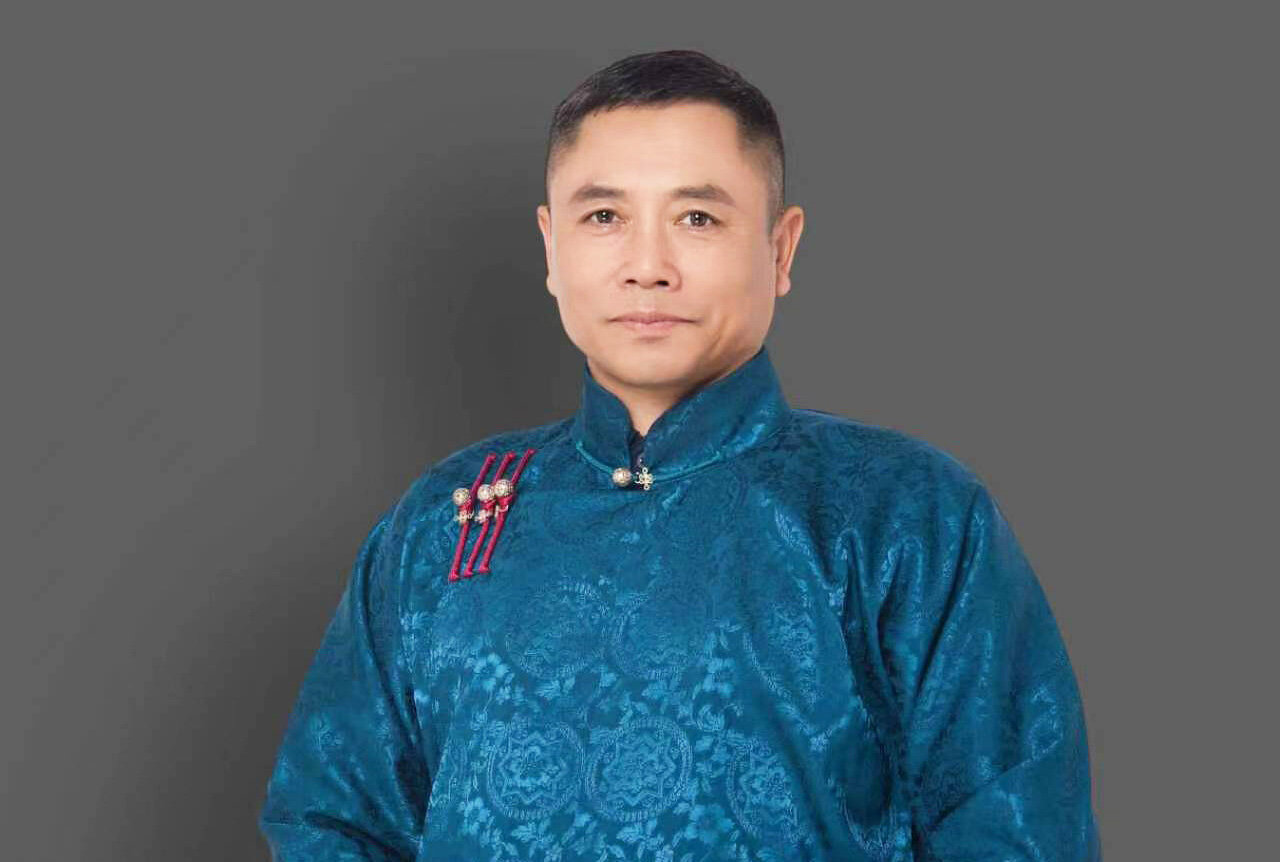 梁立新