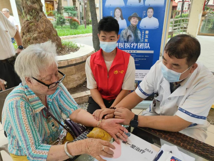 蒙一堂·蒙医情 | 颐和养老院送健康活动