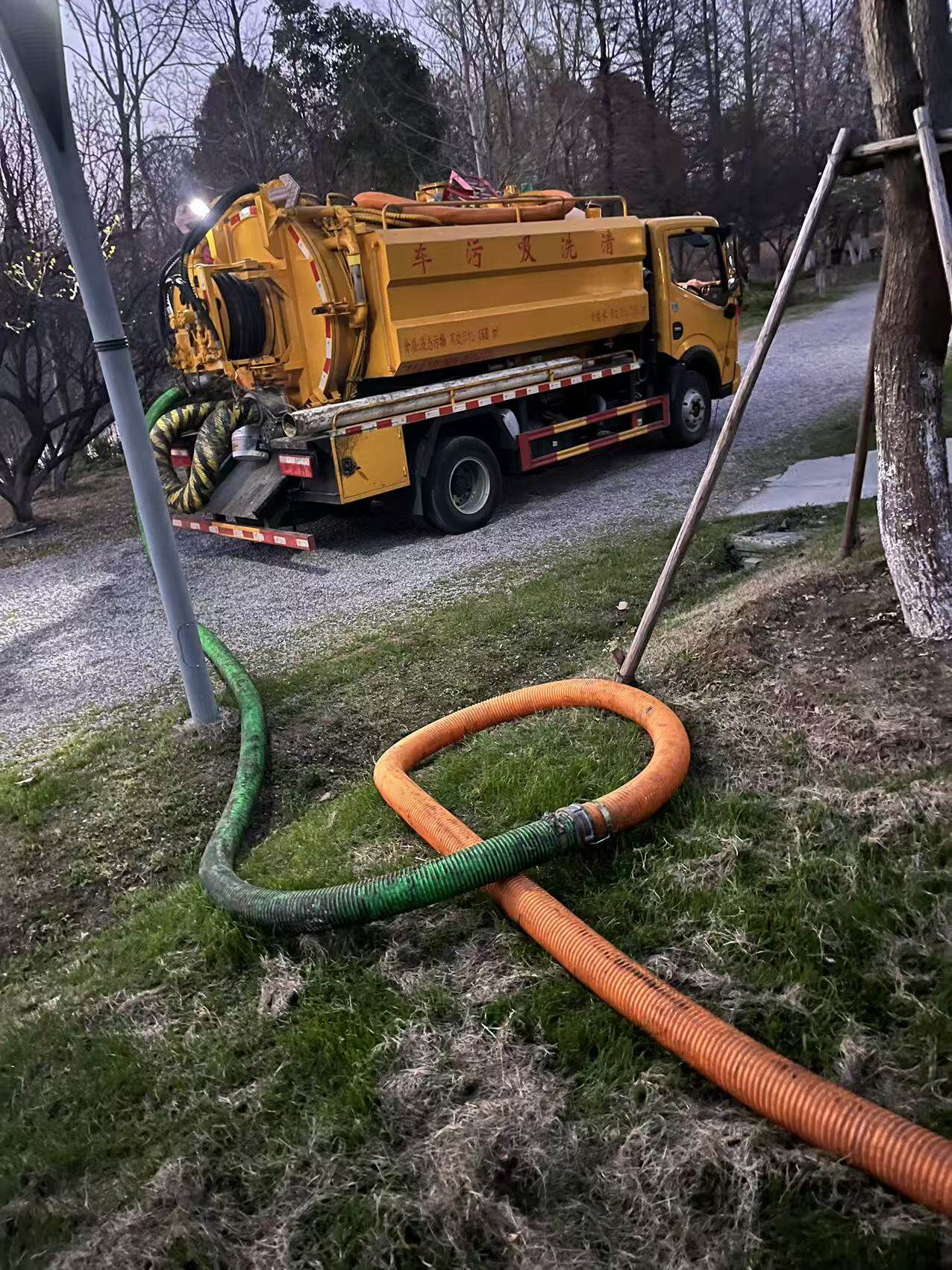 某住宅小区化粪池清理项目顺利完成
