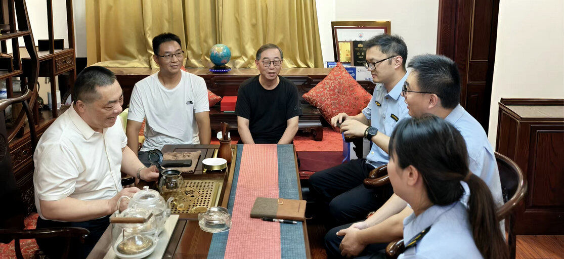 上海市市场监督管理局相关部门同志走访调研锁业专委会
