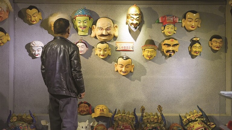 Xilo, Representative Inheritor of Intangible Cultural Heritage: A Thousand Years Condensed in One Face, Divine Charm Passed Through Fingertips