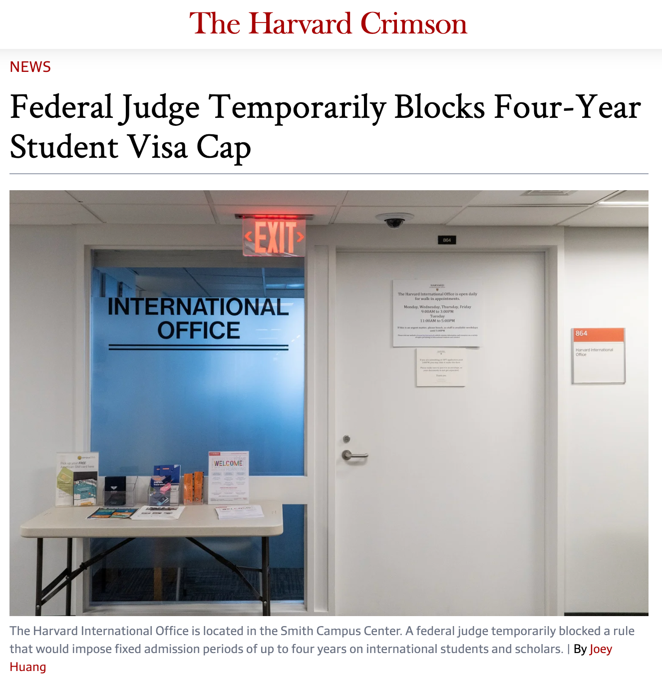 The Harvard Crimson 报道标题：Federal Judge Temporarily Blocks Four-Year Student Visa Cap