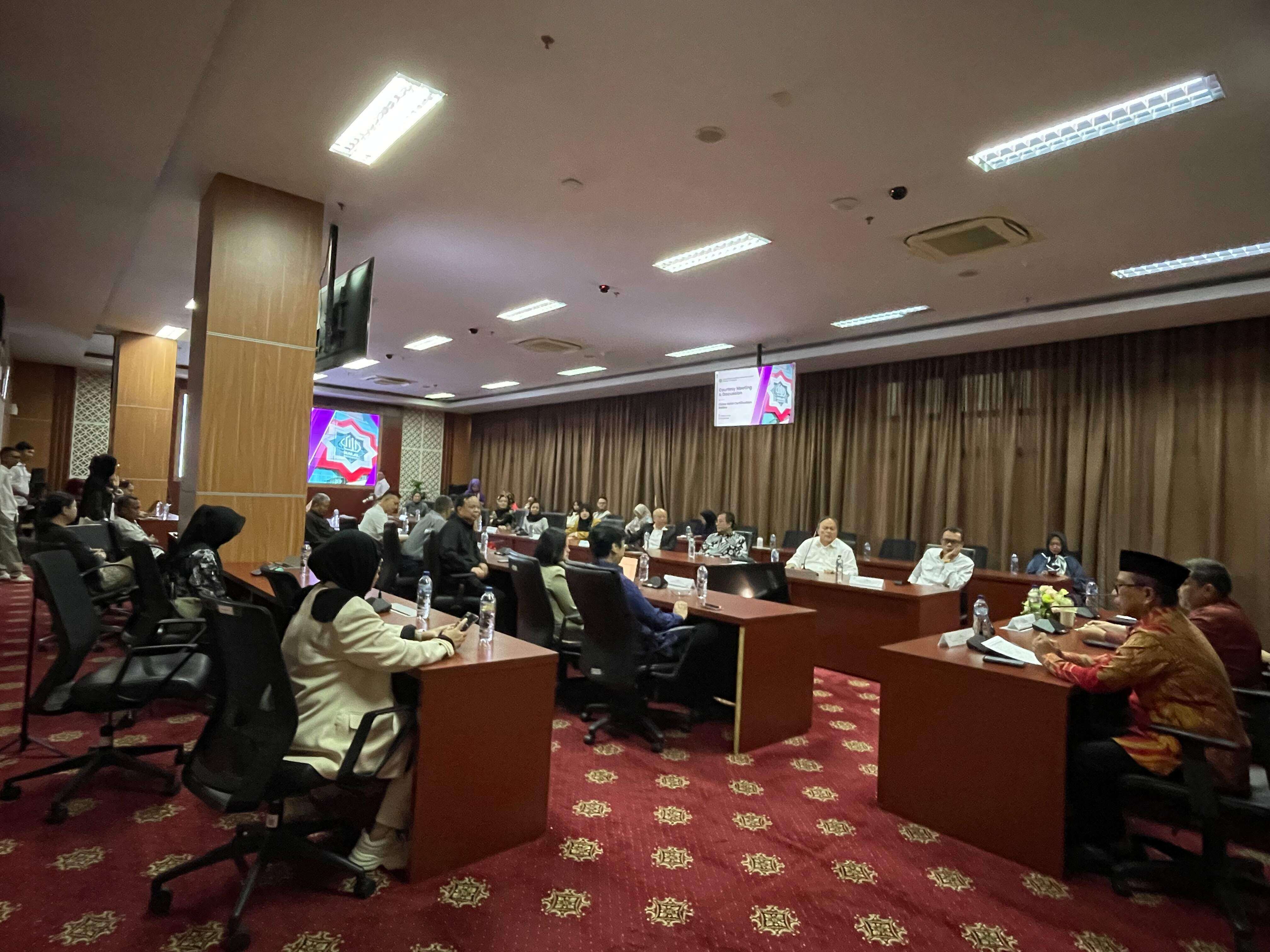 Attention Indonesian footwear exporters: The 2026 10 deadline is approaching. Halal certification has become a mandatory requirement for exporting shoes.