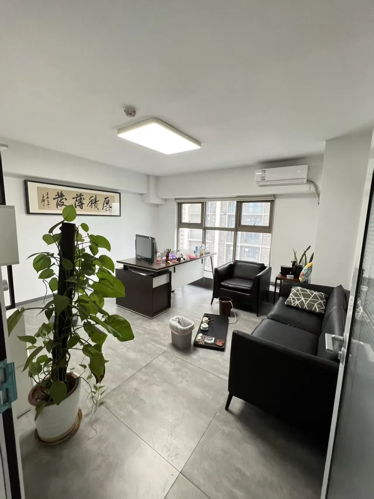 经理办公室内部实景