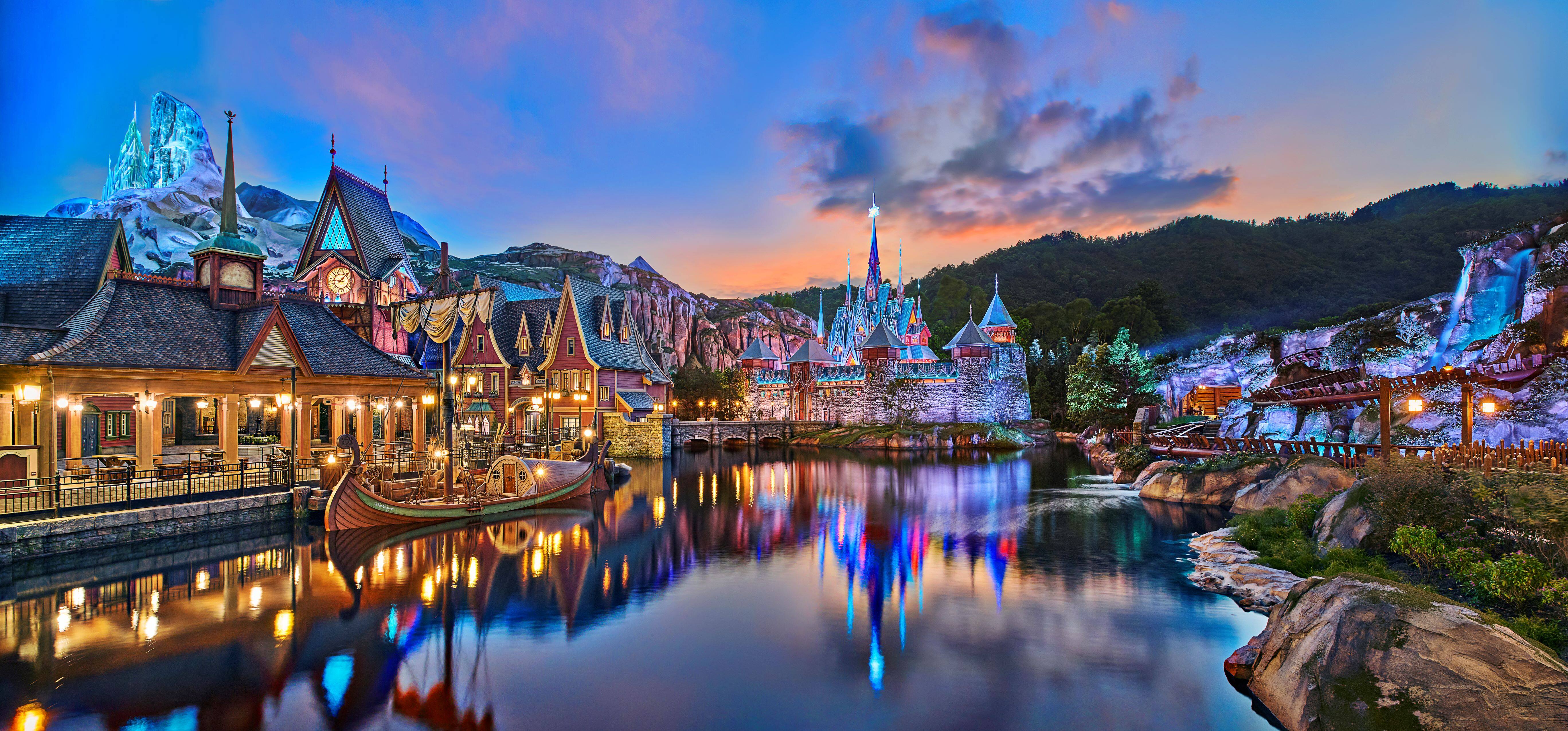 Promote the Frozen-themed park