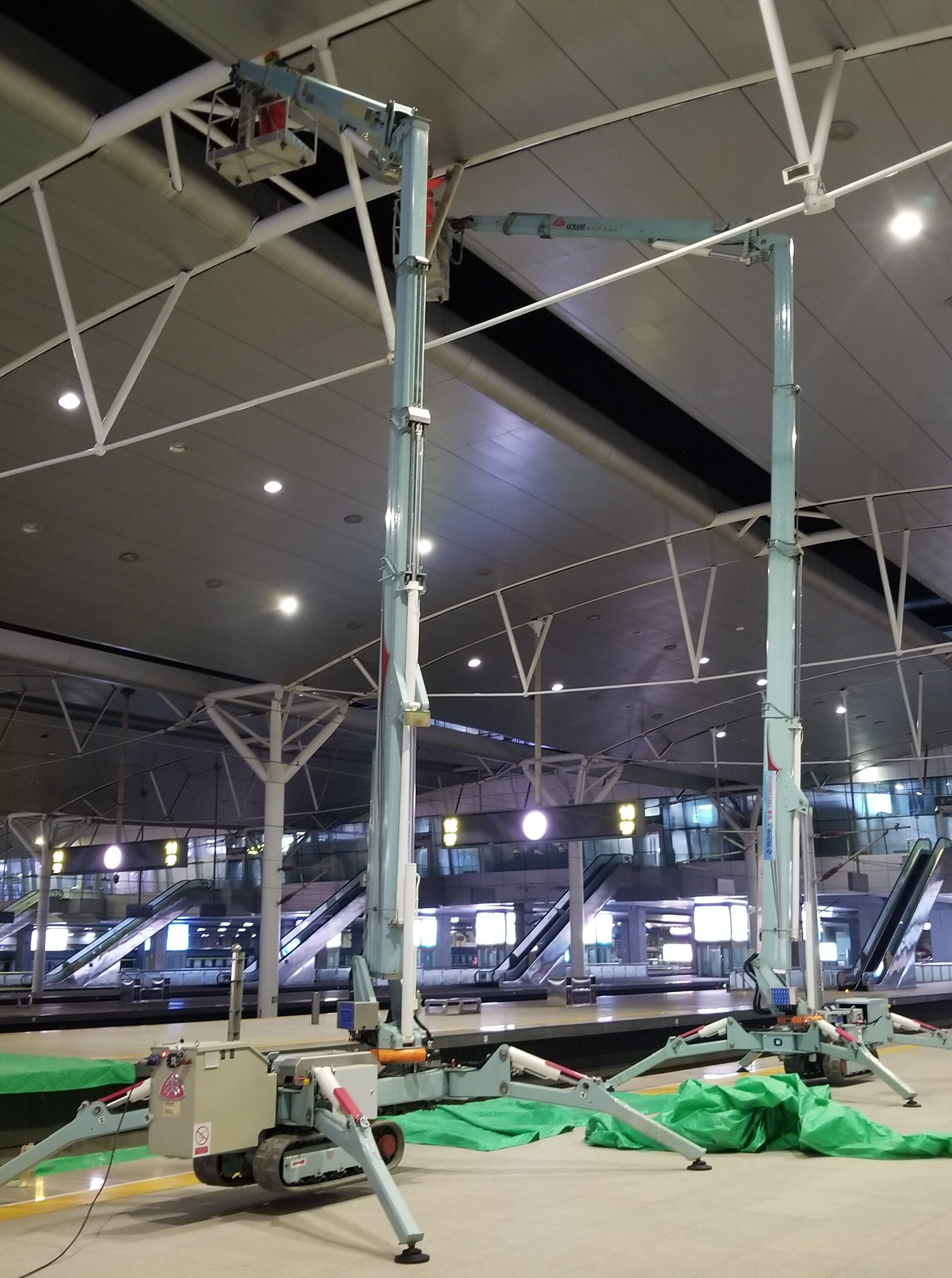高铁站台翻新工程