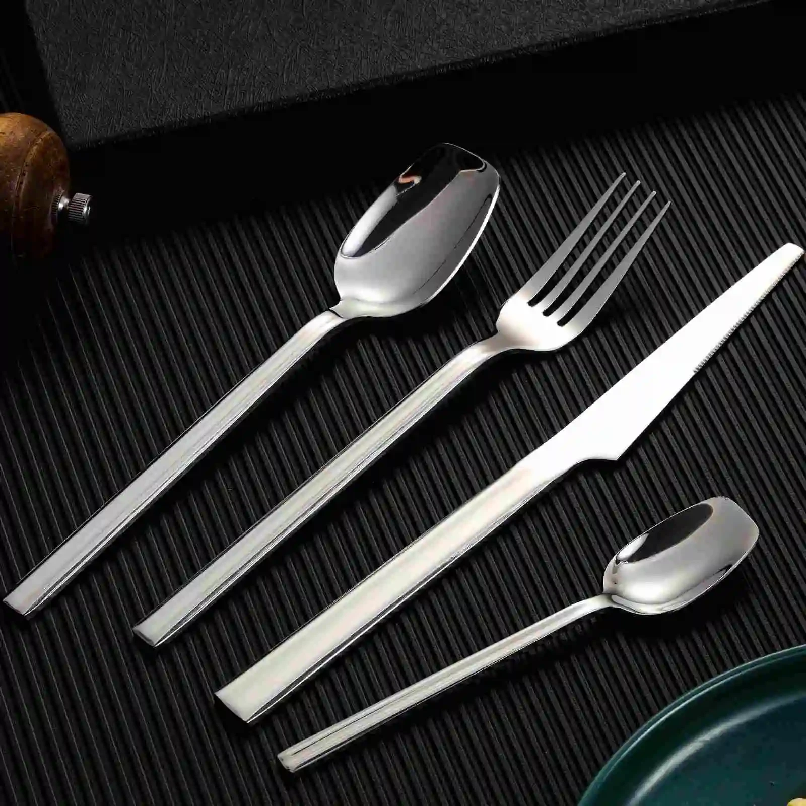 Knight — Square Handle|Silver