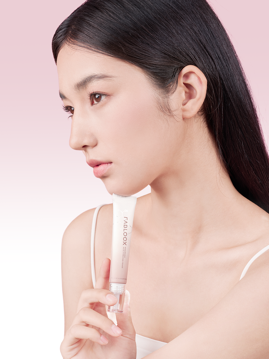 Triple hyaluronic acid Moisturizing, hydrating and adherent