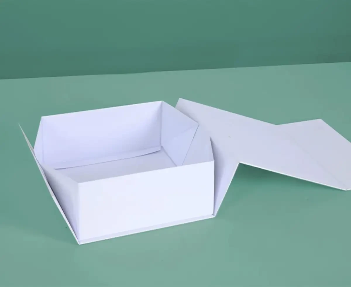 Custom Packaging Boxes | Premium Rigid Cardboard Mailer & Gift view 3