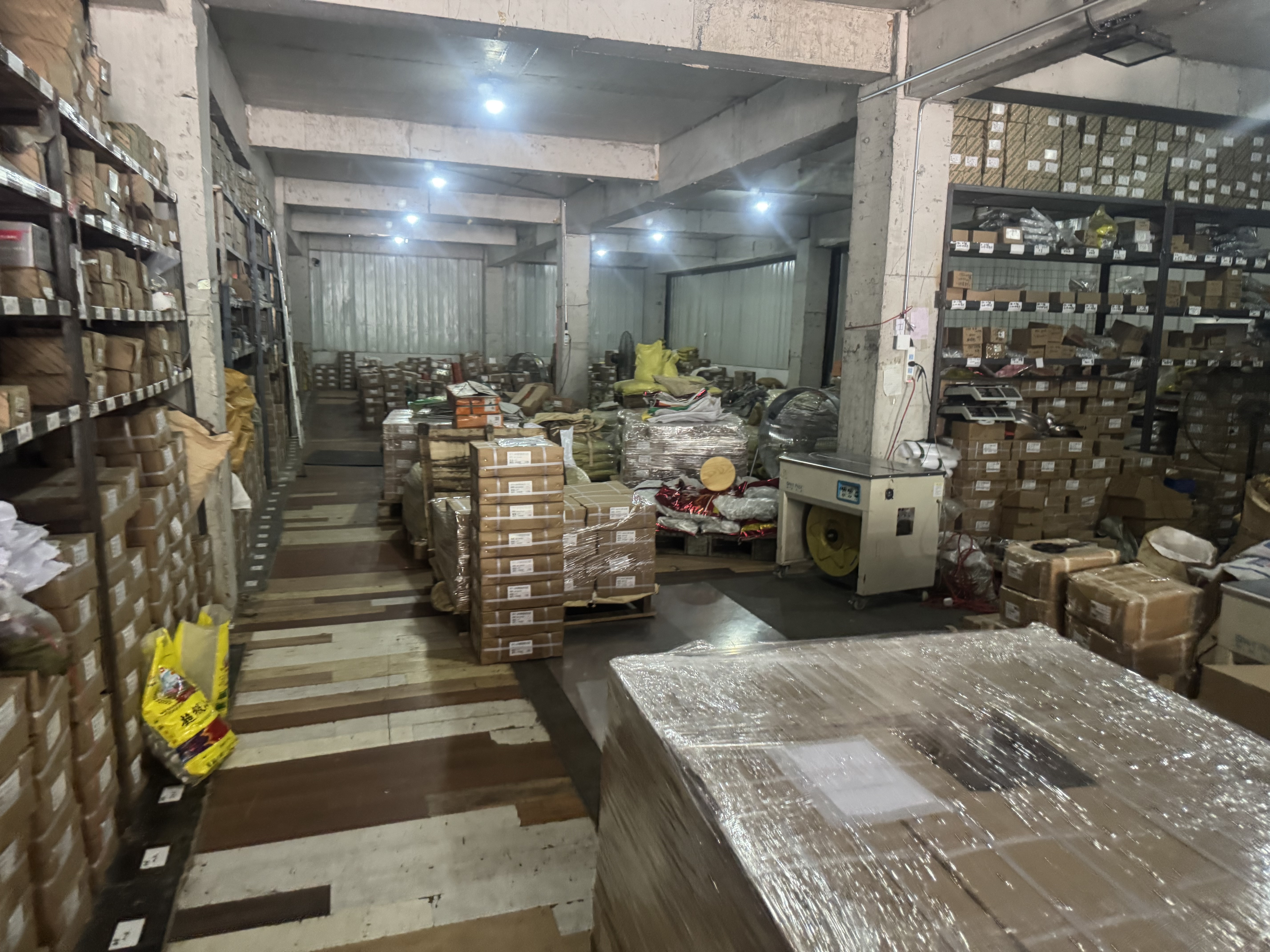 Real photos of our company warehouse