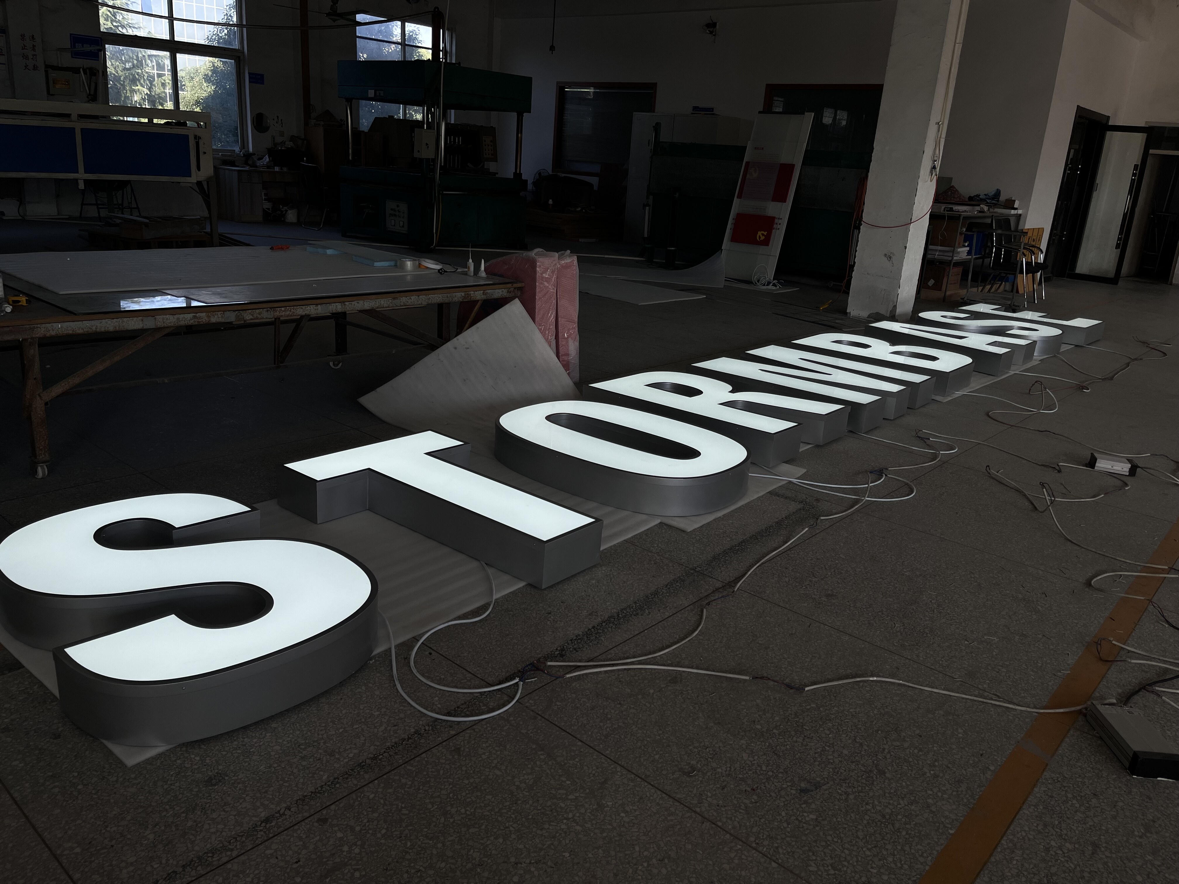 3D Illuminated Channel Letters gallery view 3