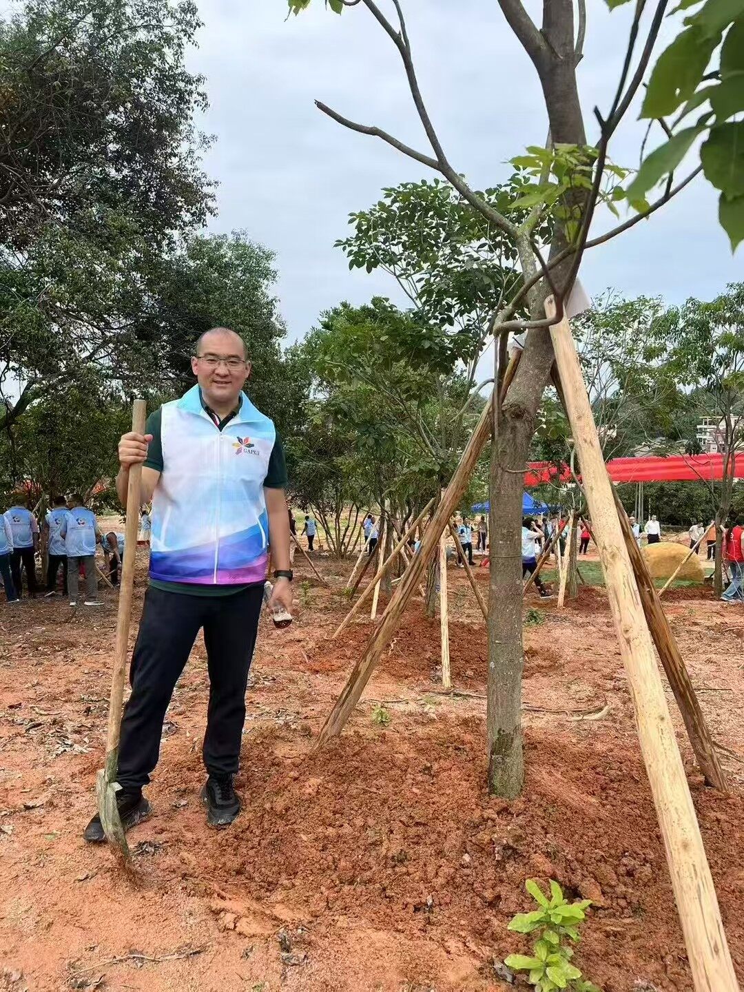 Guangzhou United Front Work Department Tree Planting Activity