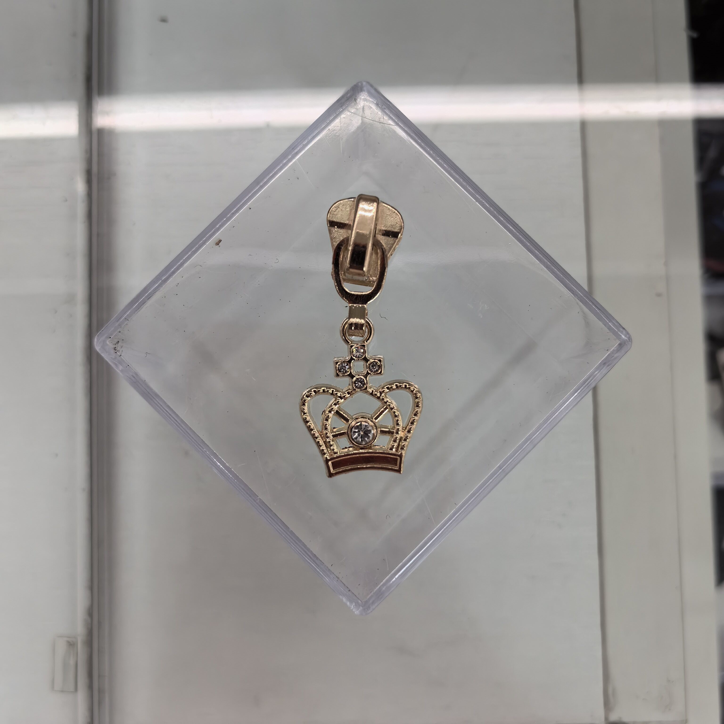Crown Pendant Pull