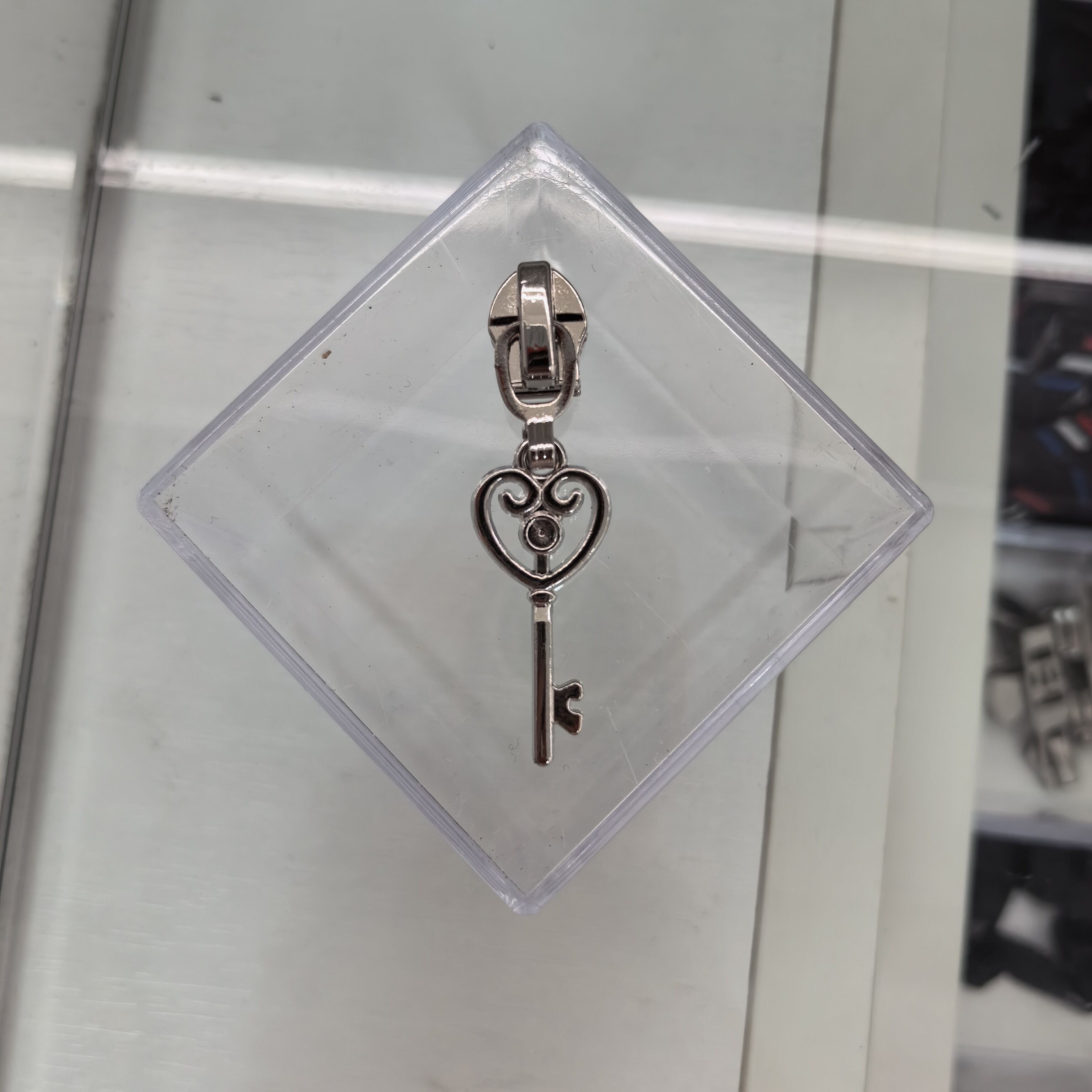 Heart-shaped Keychain Zipper Pull