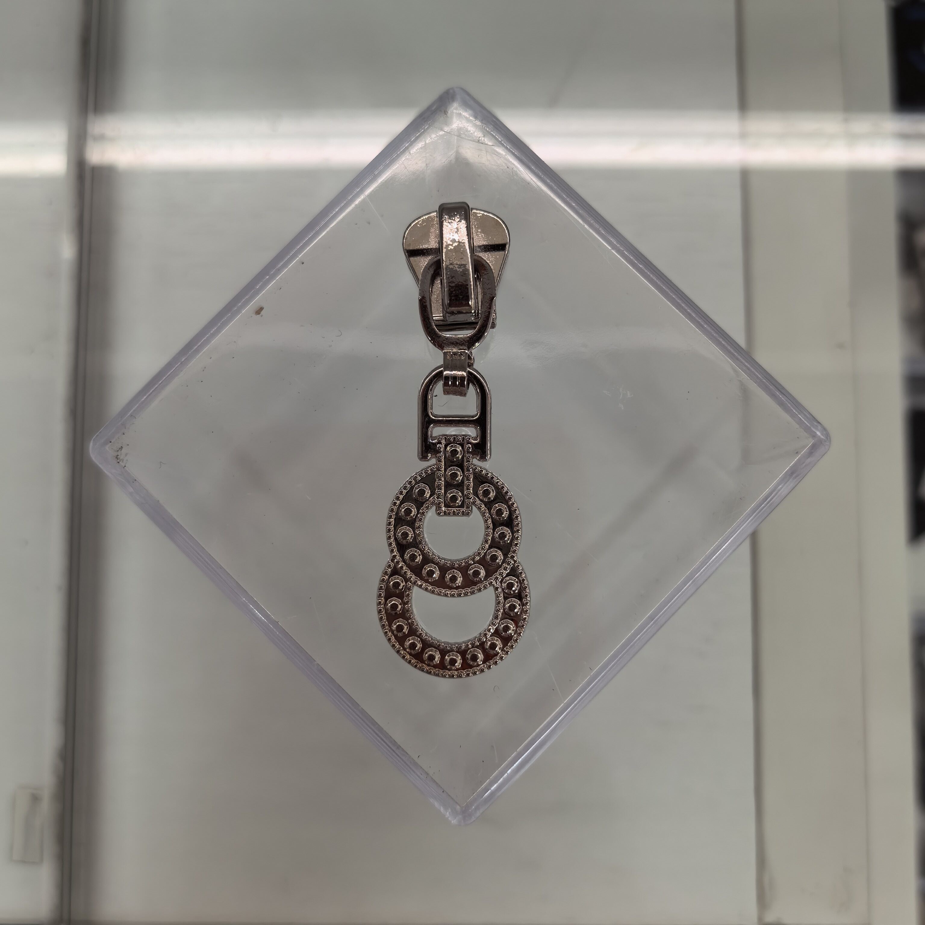Double-ring rhinestone pull