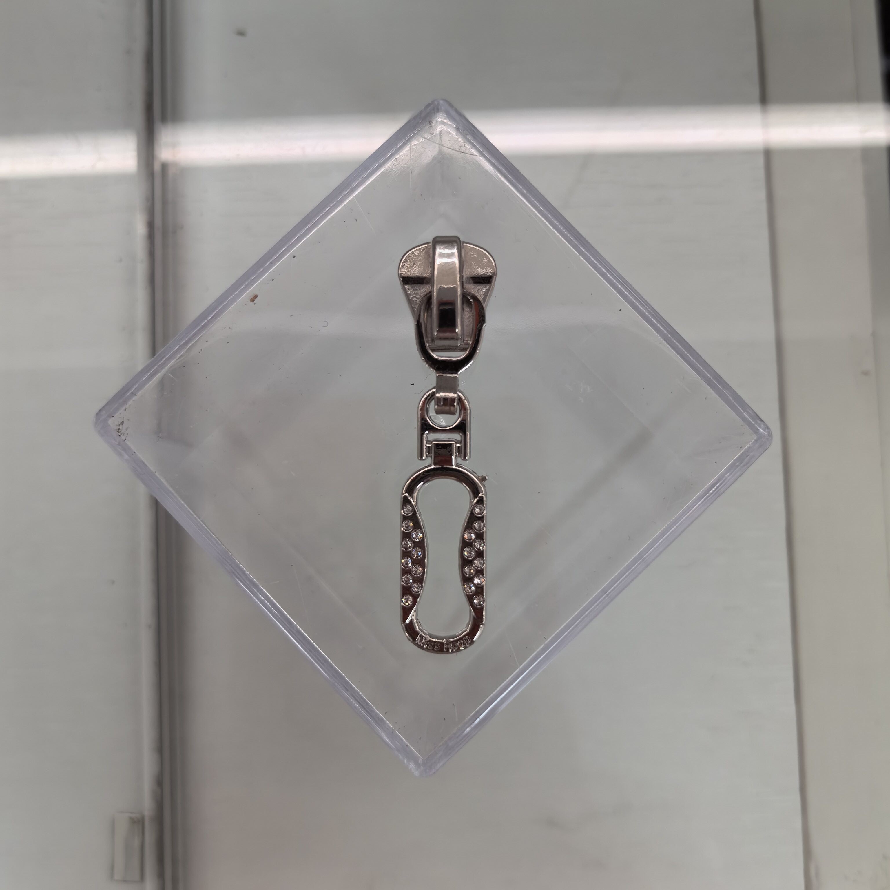 Oval Rhinestone Pull Tab