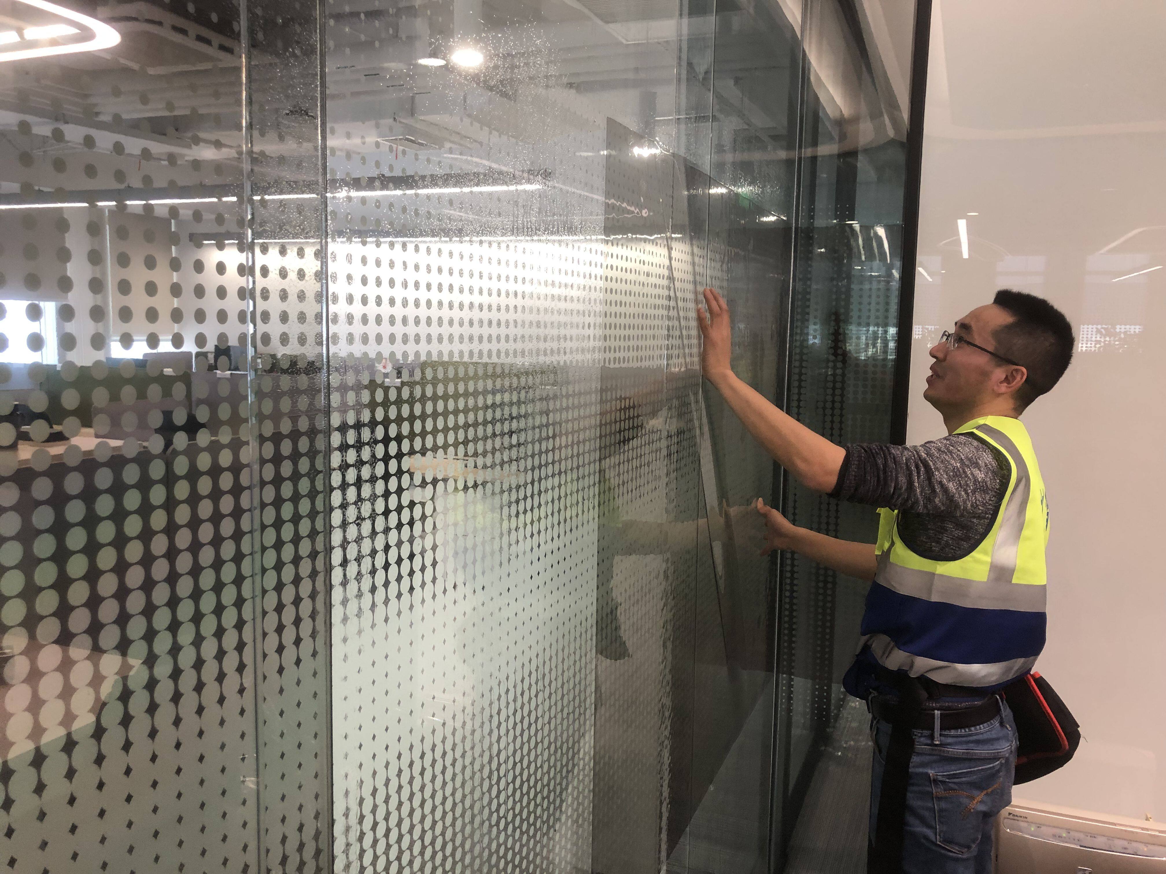 Nano Cloaking Film edge detail showing no curling after glass installation