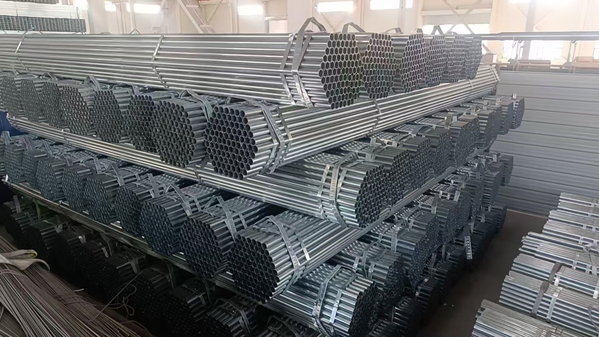 Mild Carbon Steel Profile Galvanized Round Tube Iron Pipe