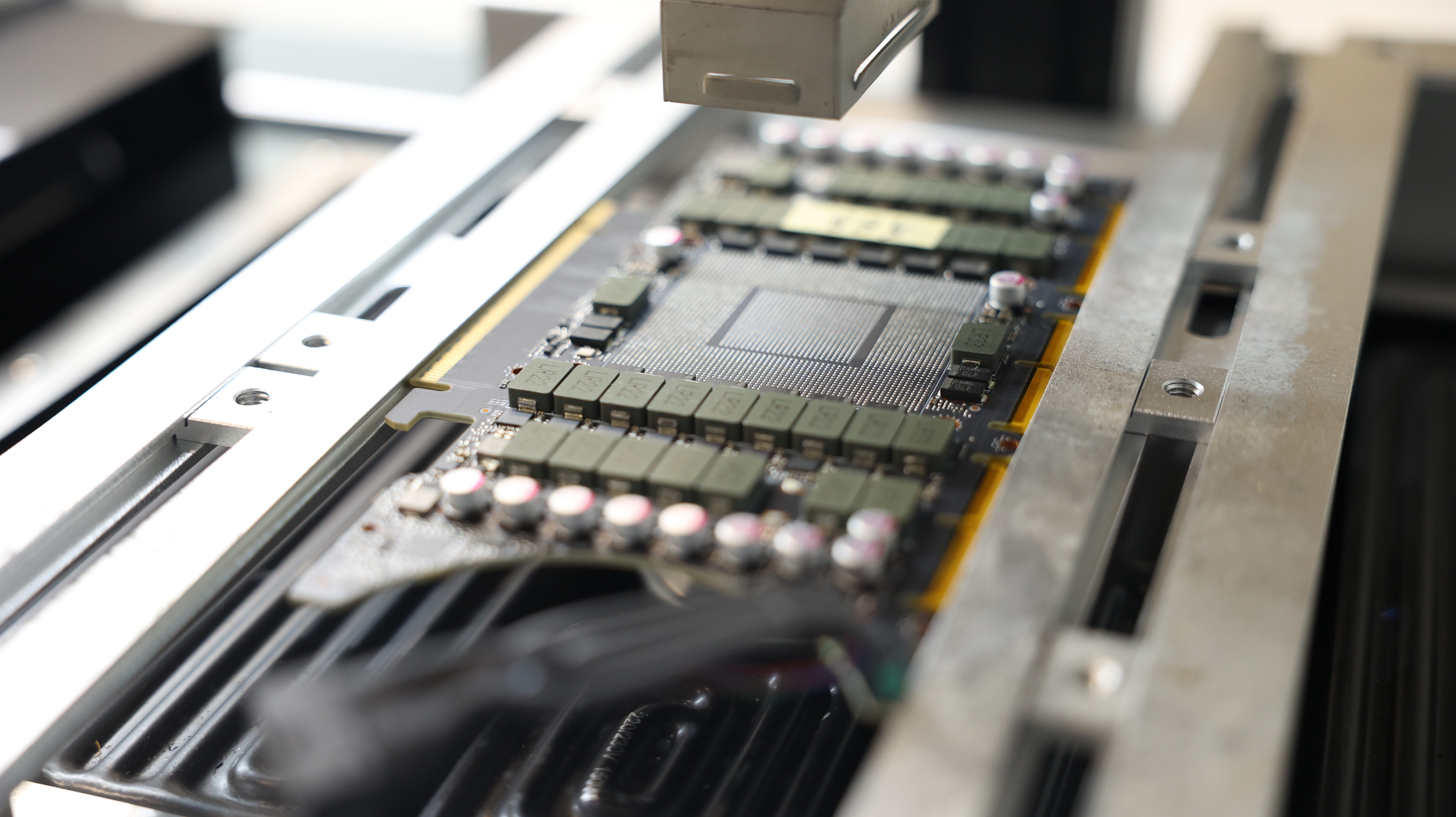 GPU 板卡维修特写