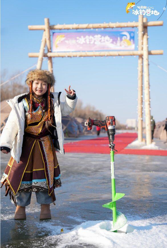 Check-in with ethnic costumes