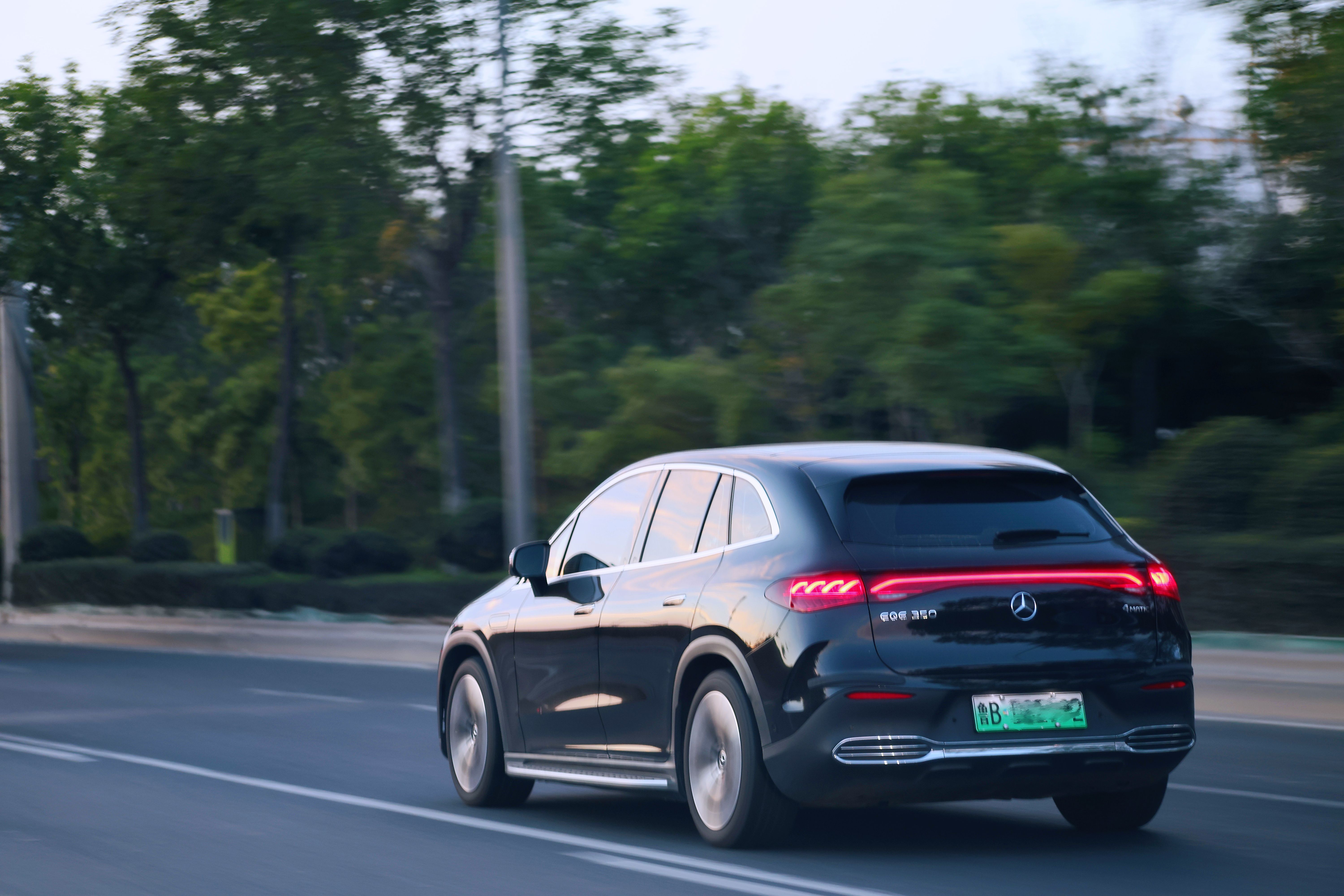 Mercedes-Benz EQE - Photo 4
