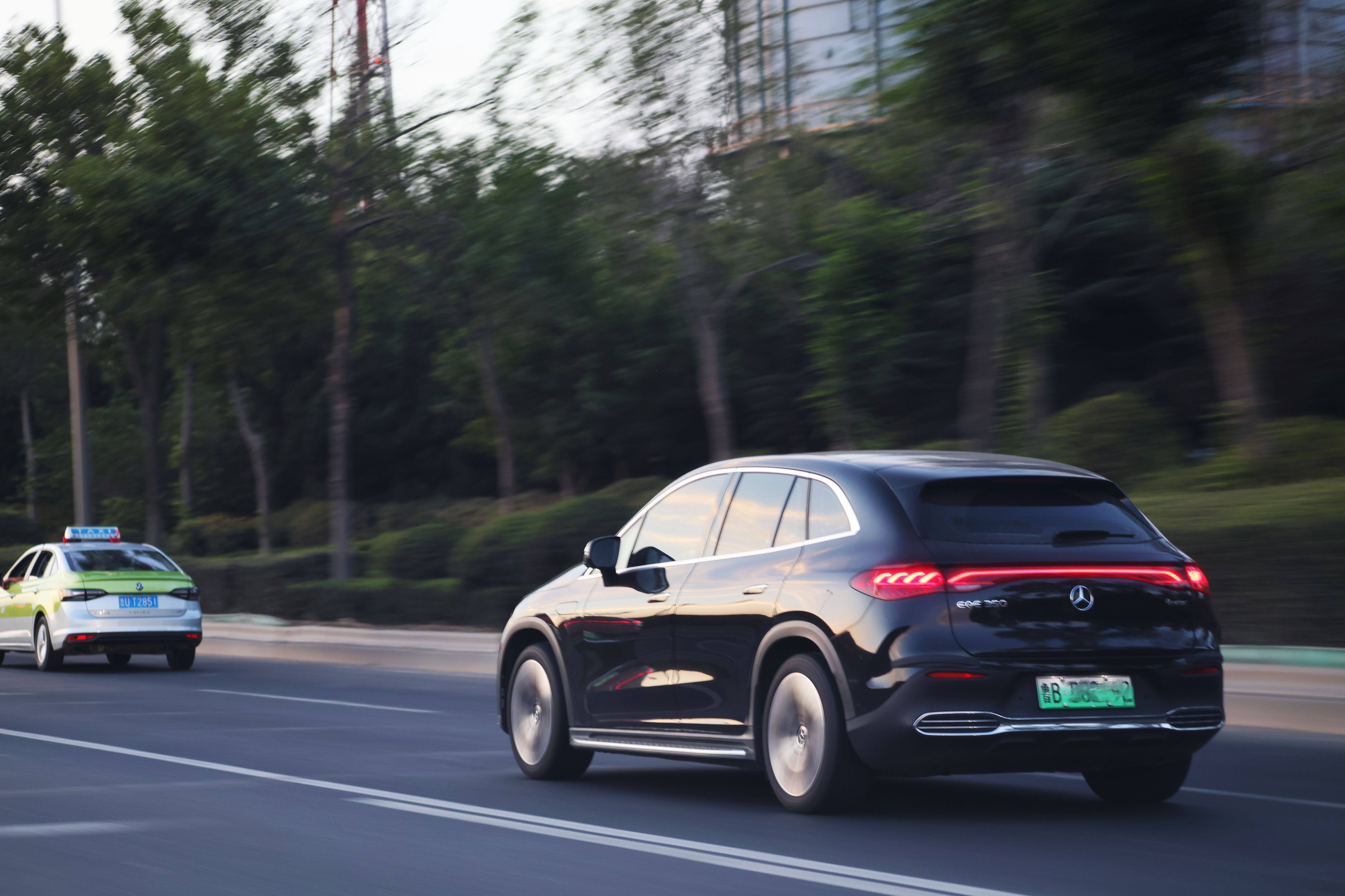 Mercedes-Benz EQE - Photo 3
