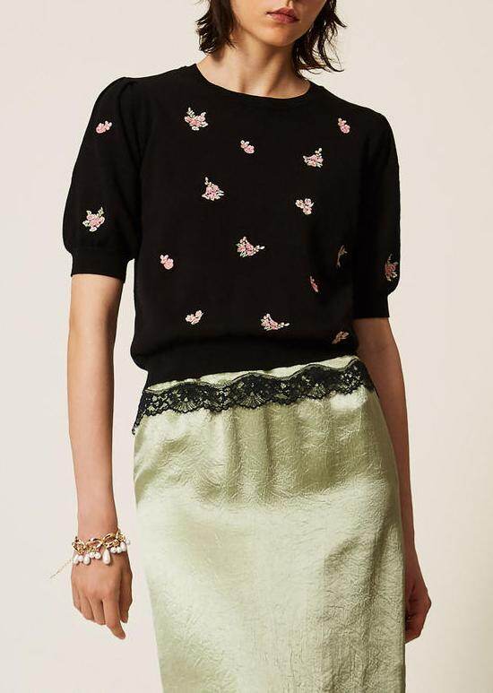 Floral Embroidered Puff Sleeve Top
