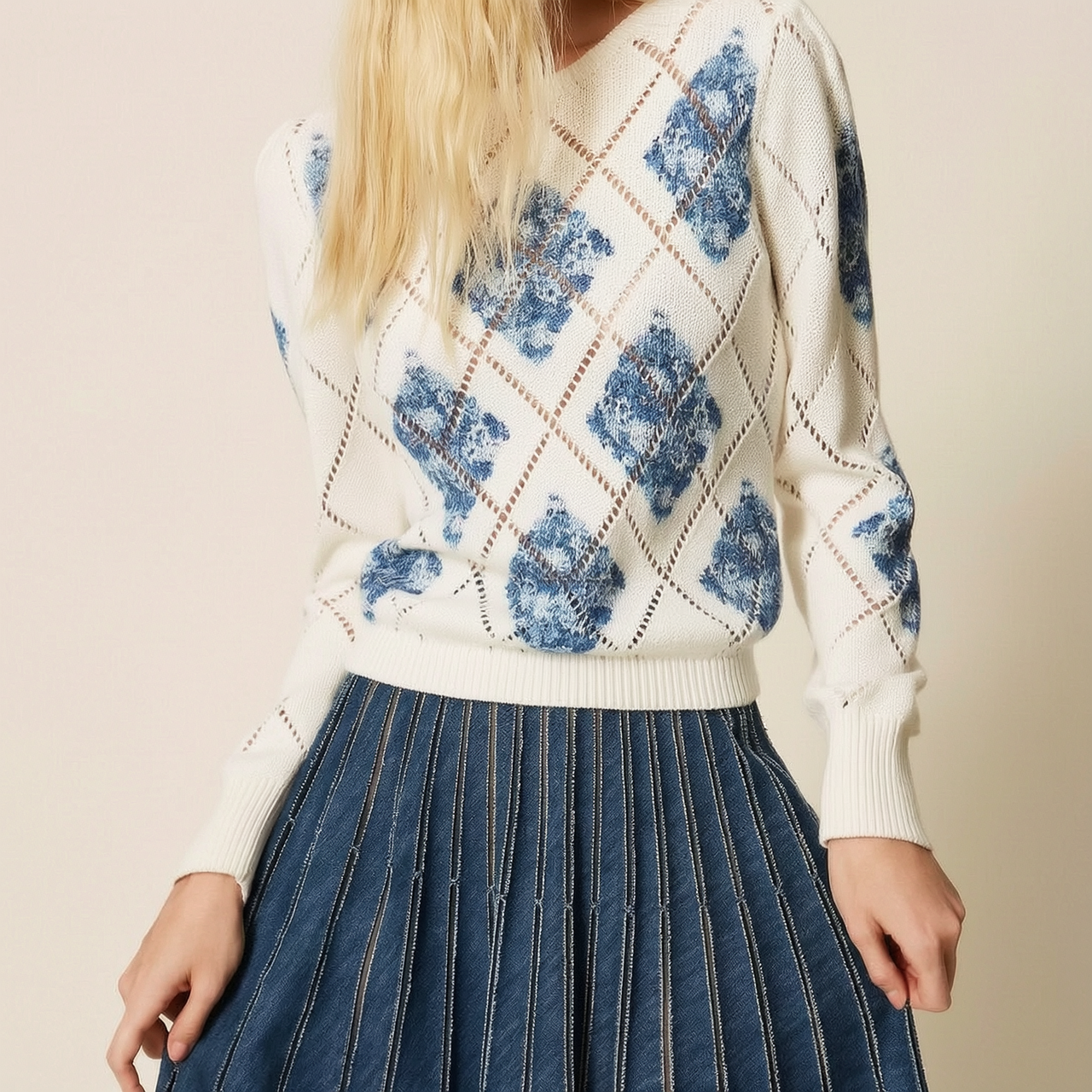 Diamond pattern jumper with floral print thumbnail 2