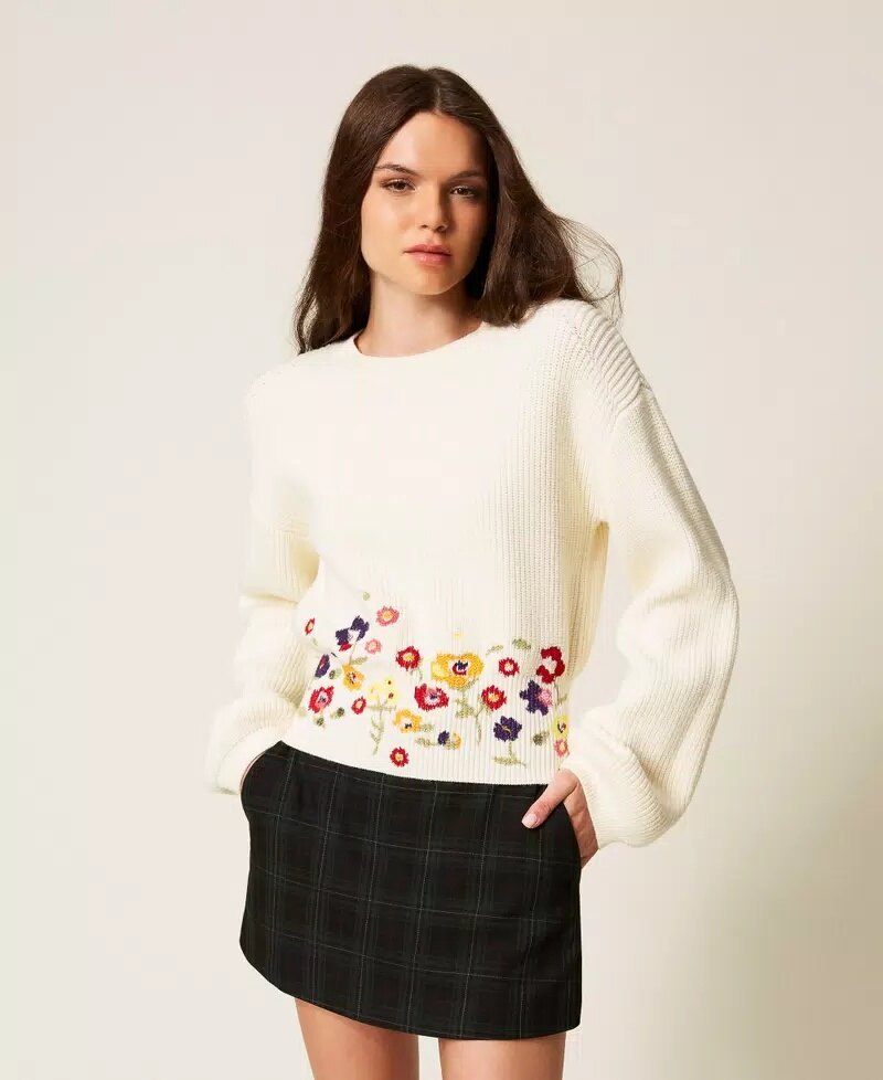 Computer Embroidery - White Floral Embroidered Sweater thumbnail 2