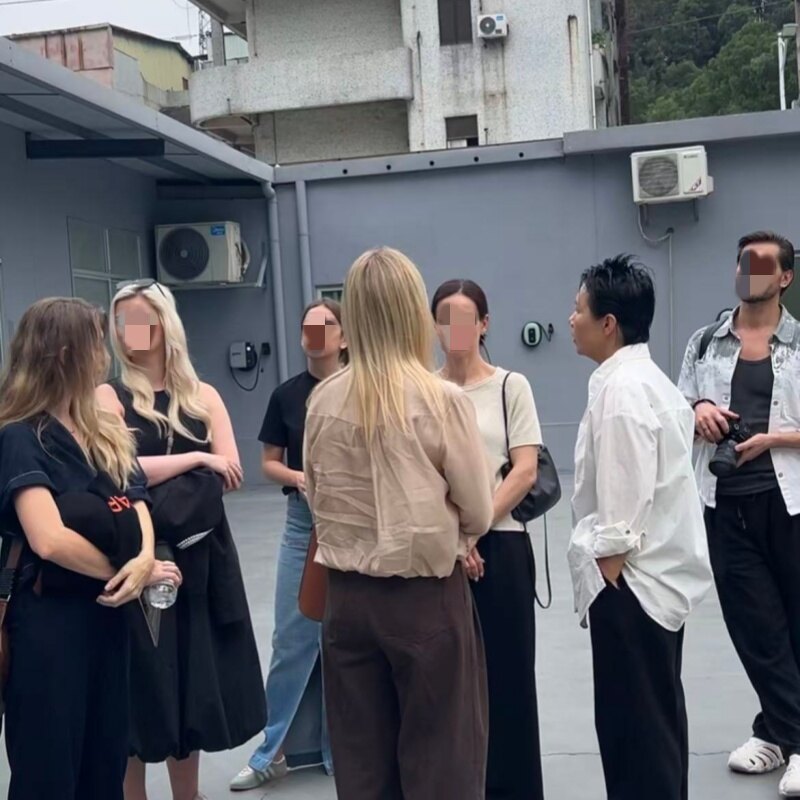 Client outdoor discussion