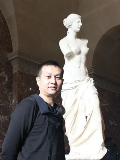 刘豫华在工作室