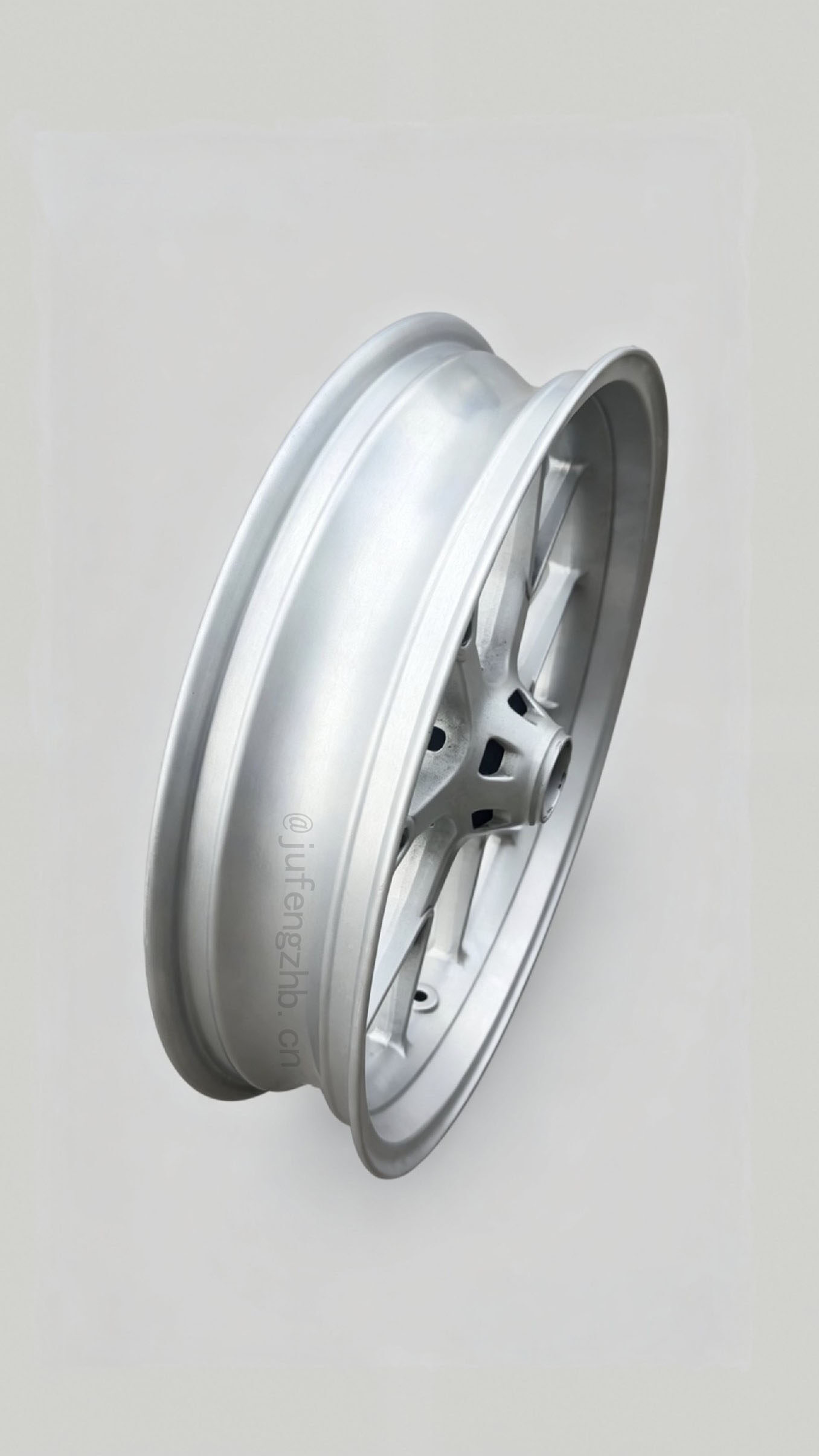 Car wheel rim with a uniform, high-quality finish after dry polishing.
