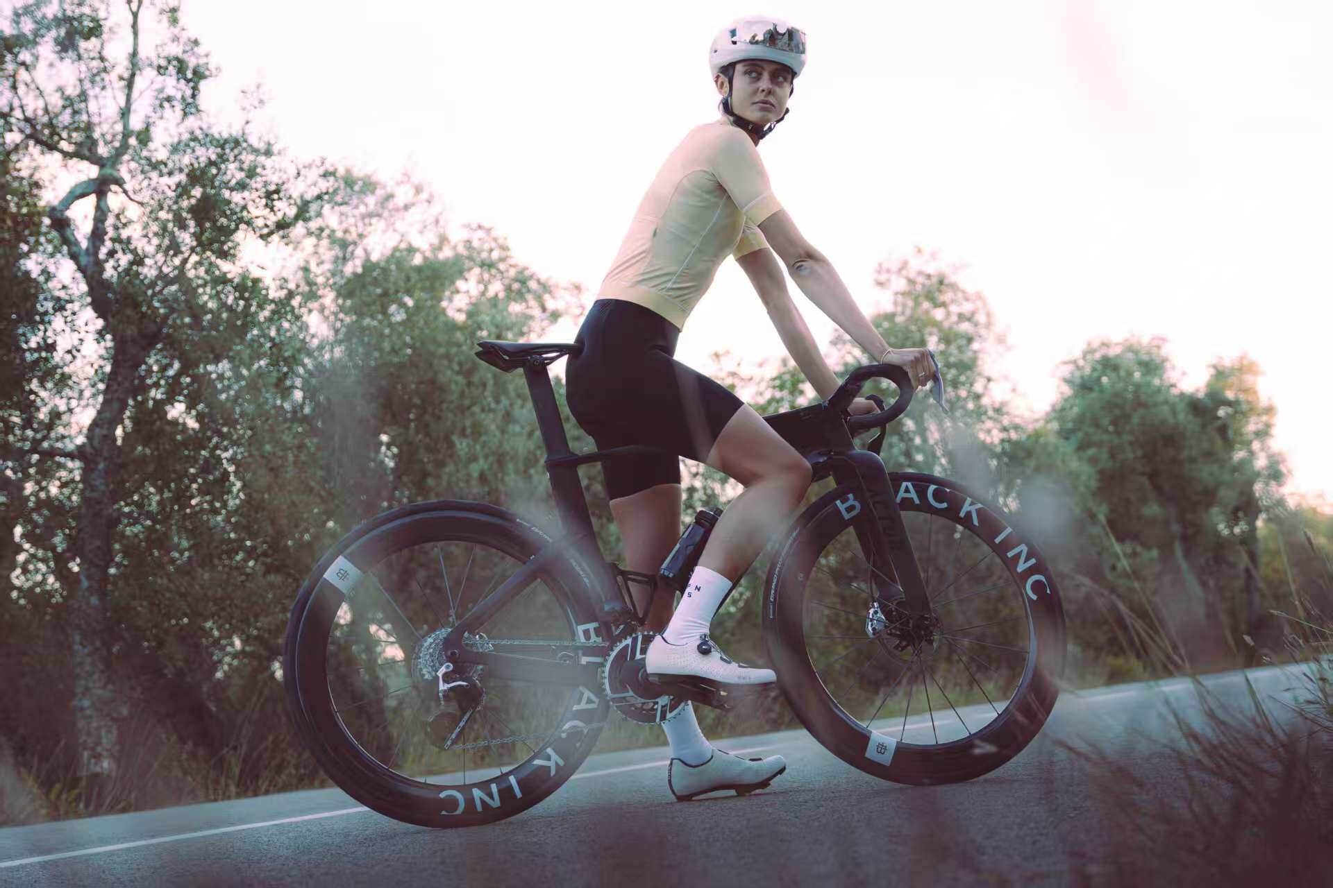 Factor ONE 骑行实拍
