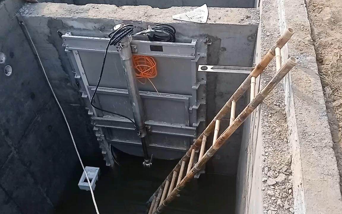 河道治理不锈钢插板闸安装工程