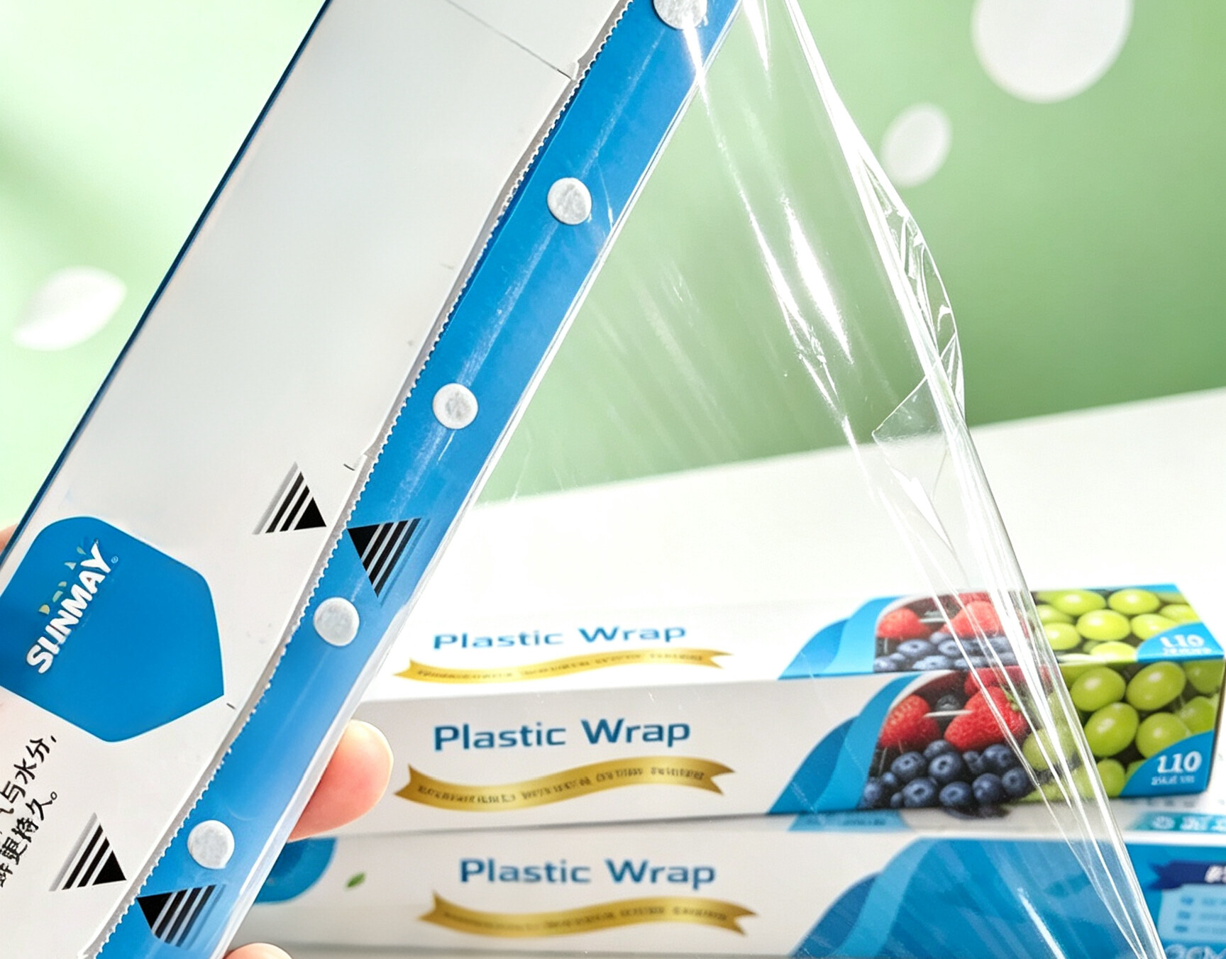 Plastic wrap with metal cutter