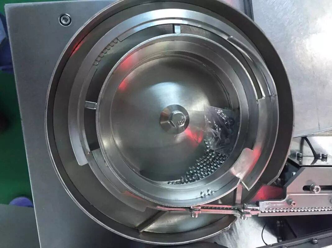 微型连接器高速上料线