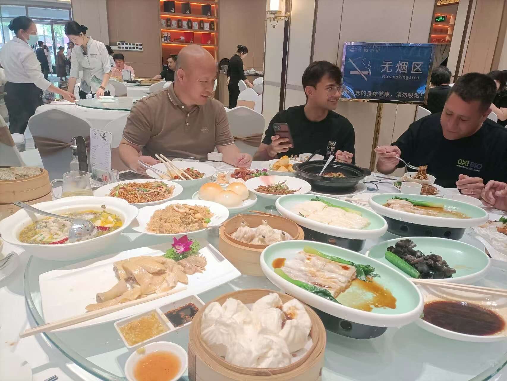Business lunch at restaurant