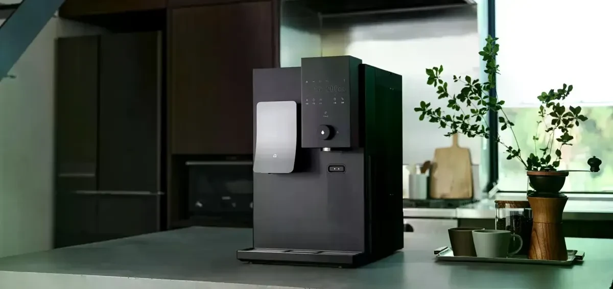 Ice-making water dispenser in a kitchen