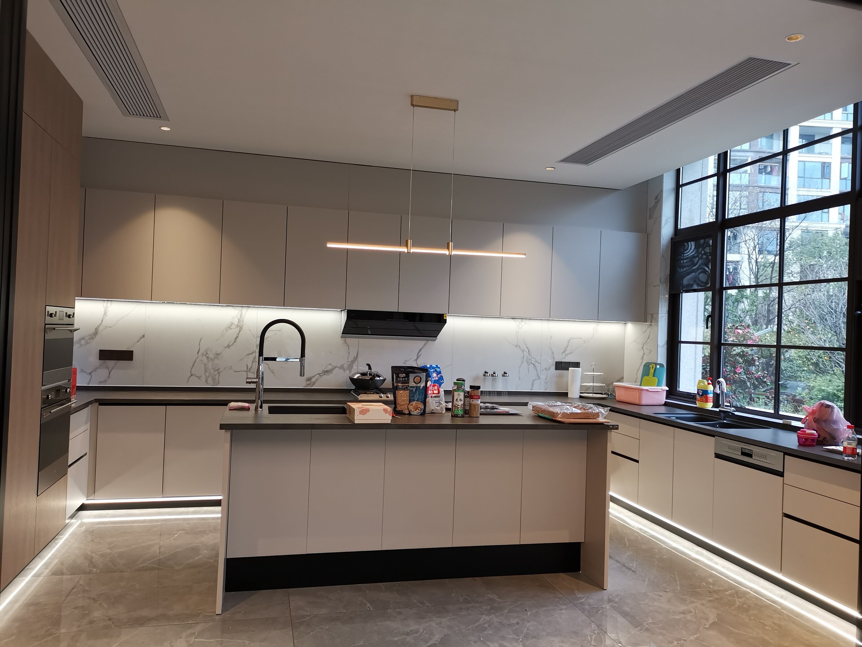 Modern Kitchen Cabinets
