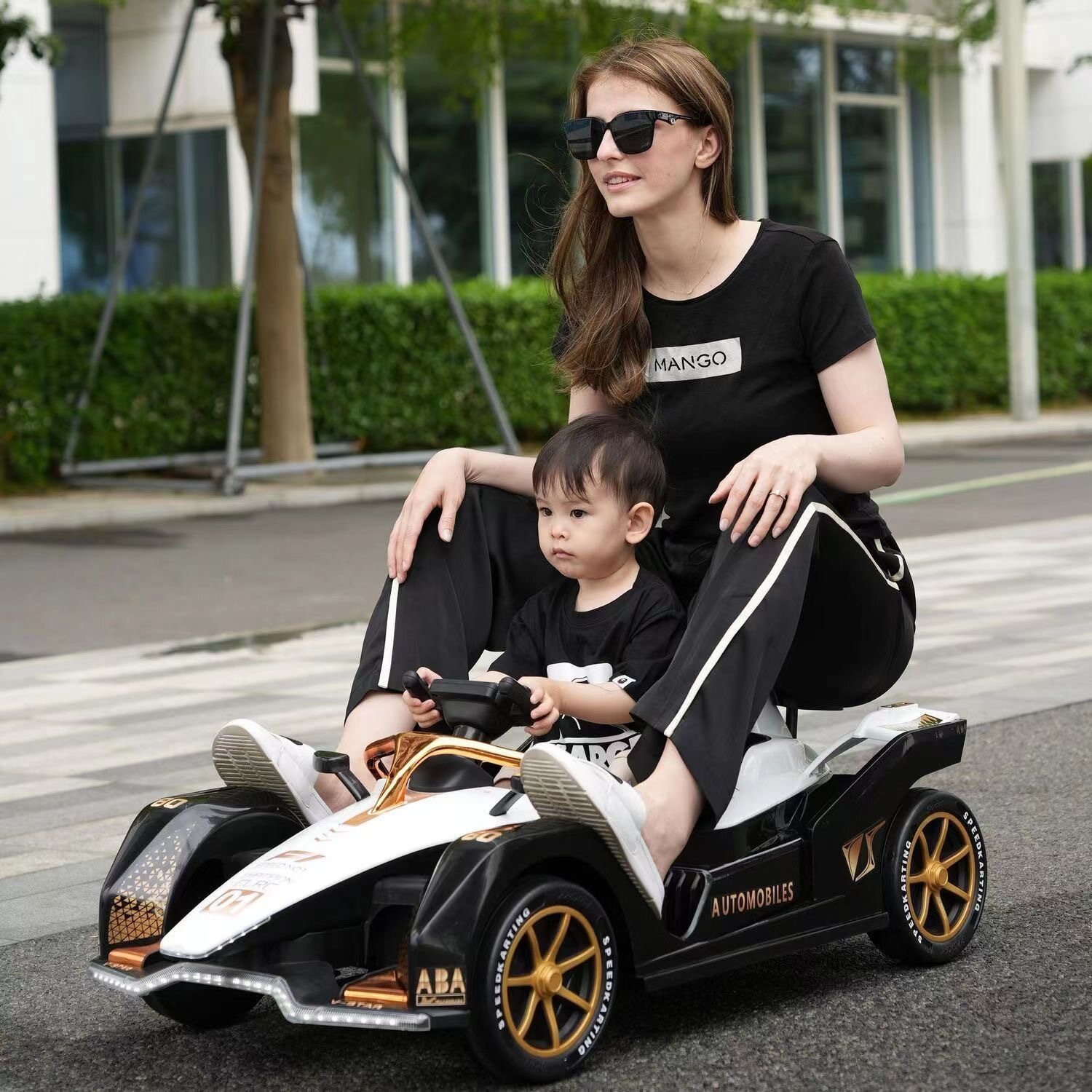 BDL-6688 Kids Electric Car 3