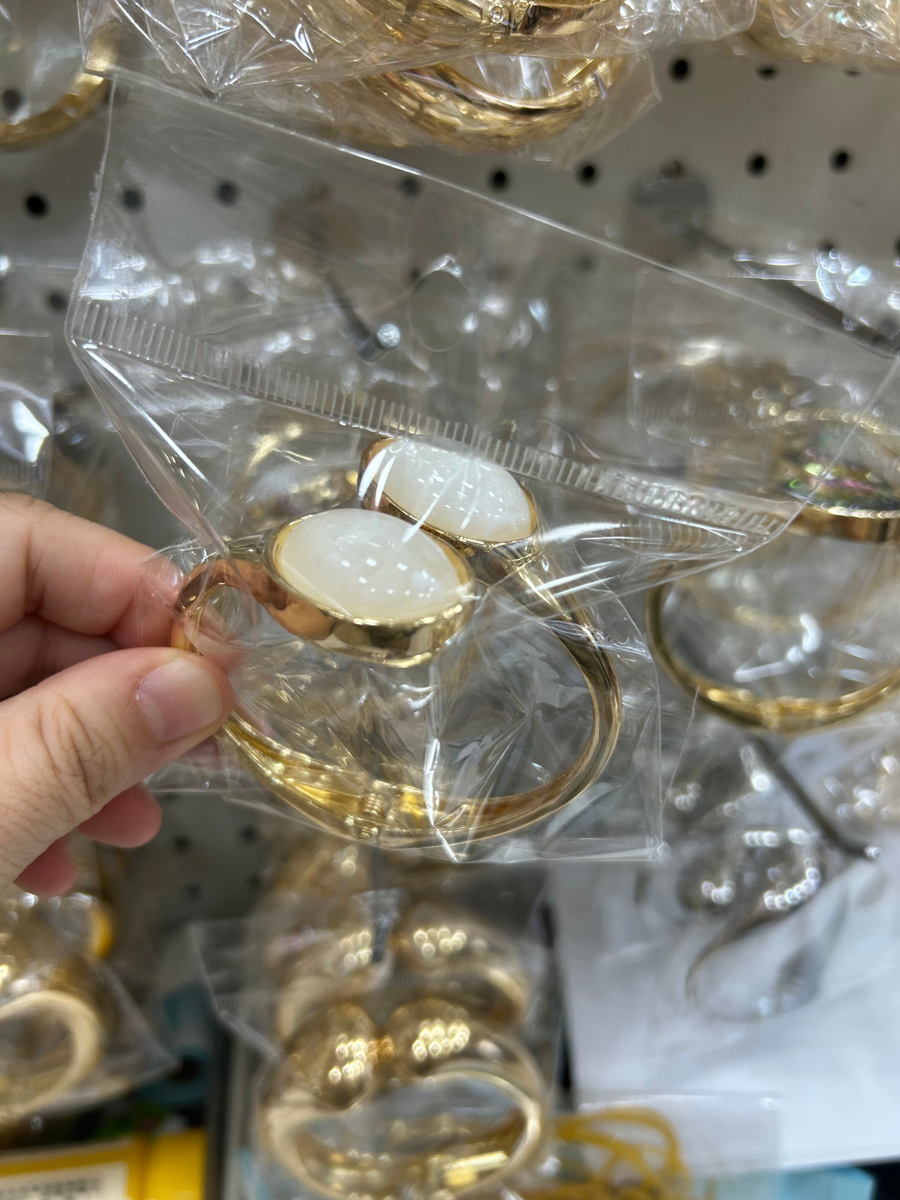 Zircon alloy coarse bangle