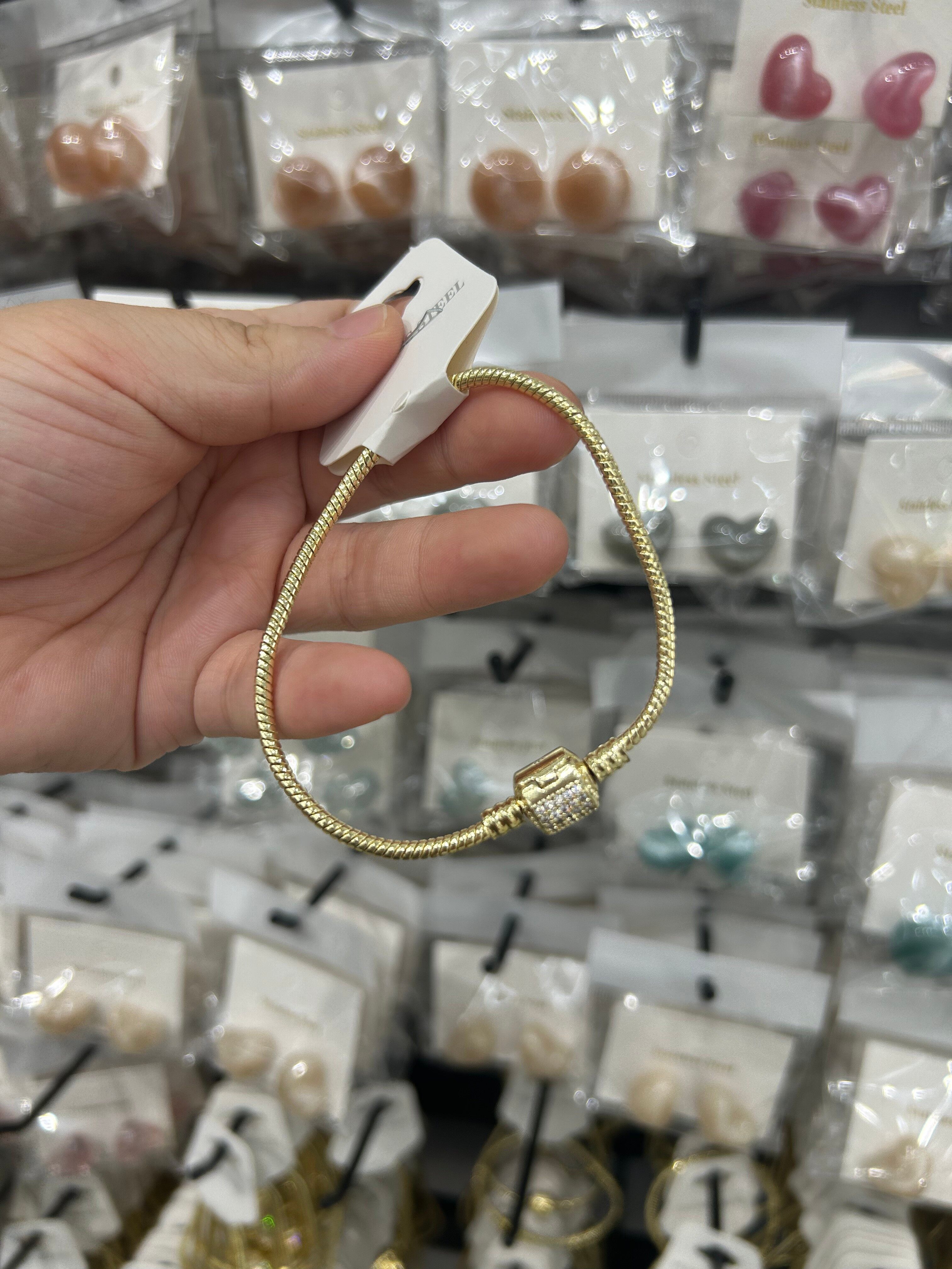 Stainless steel minimalist bracelet