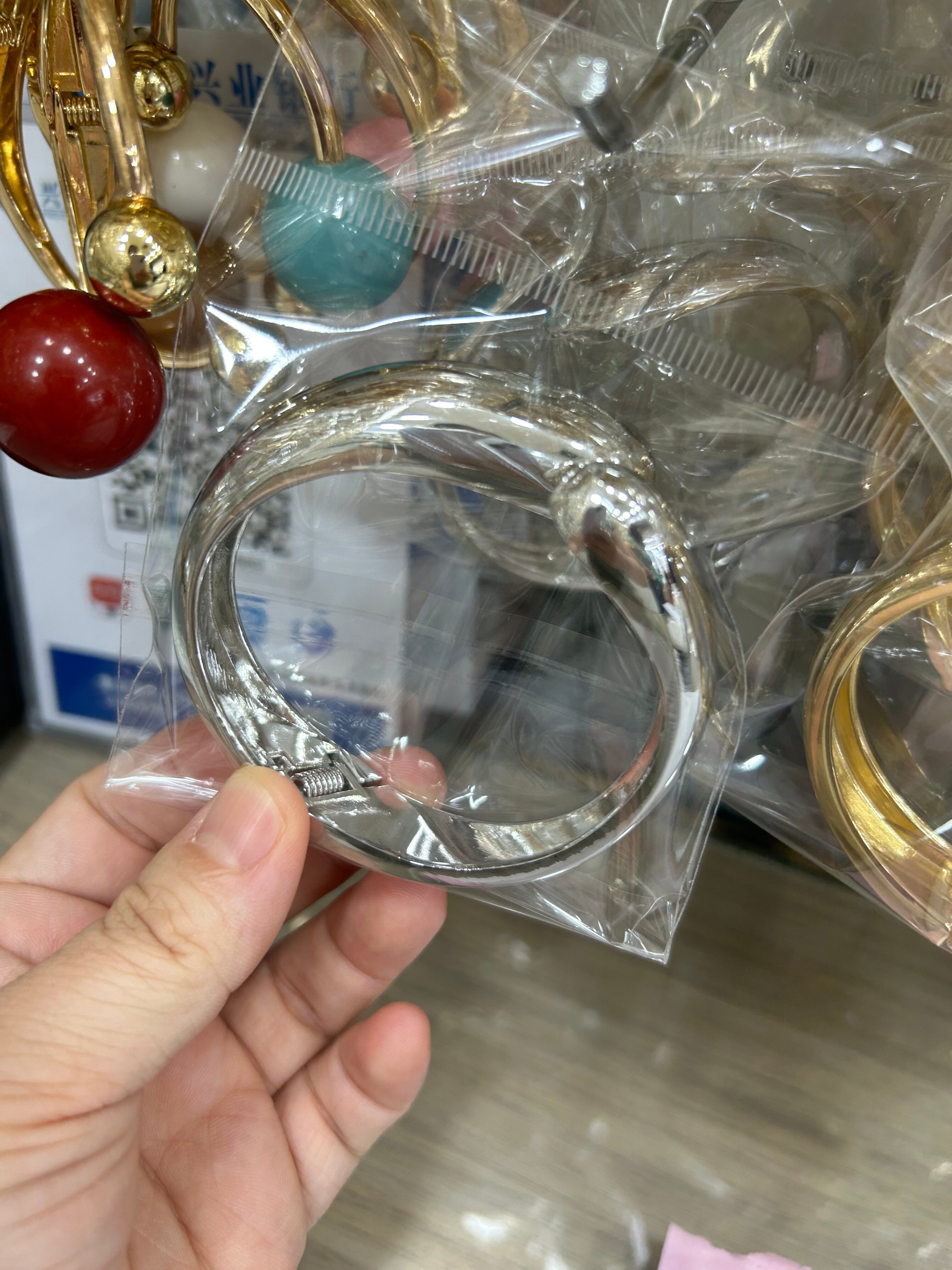 Zircon alloy coarse bangle