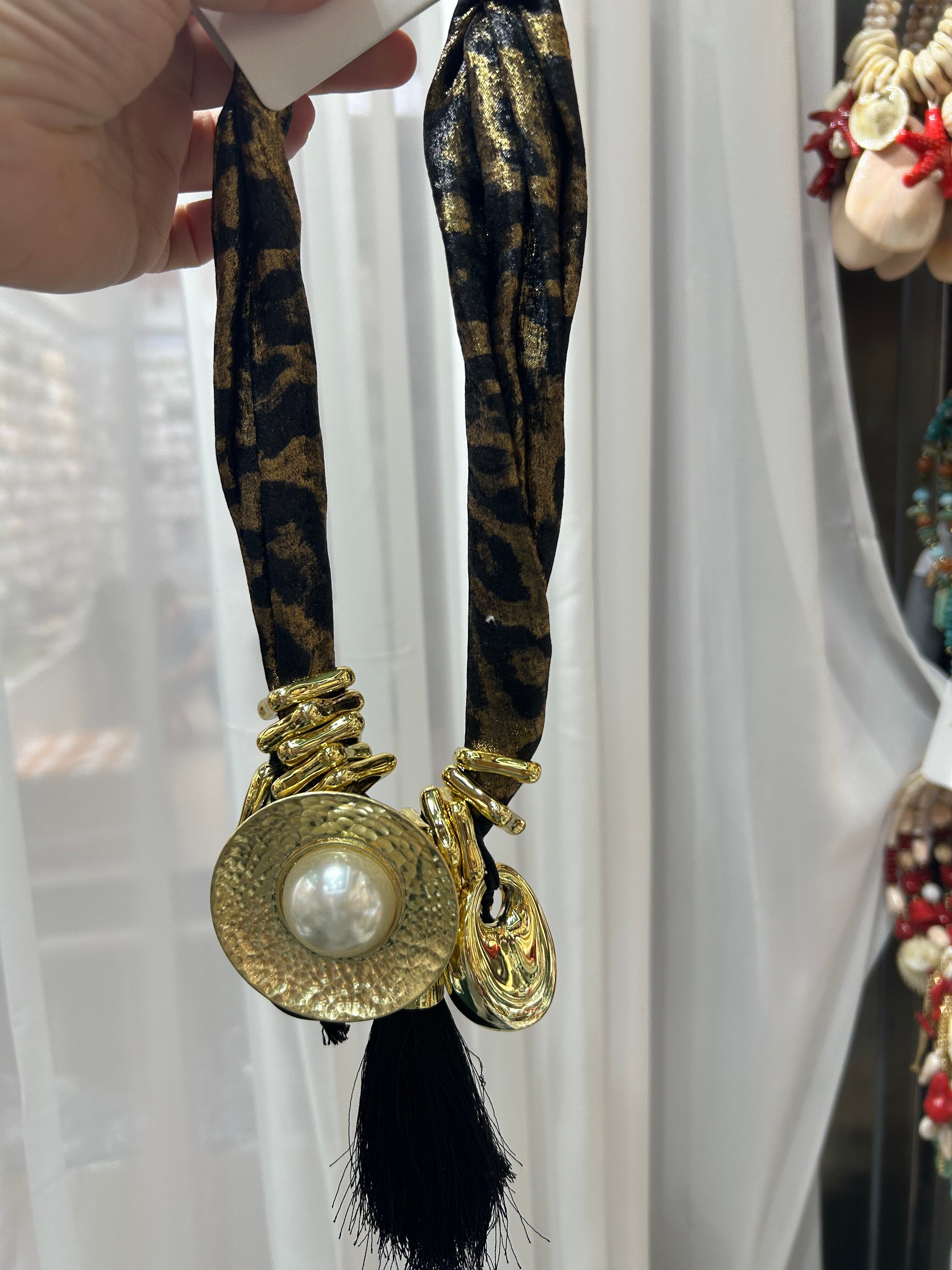 Bohemian style collarbone necklace