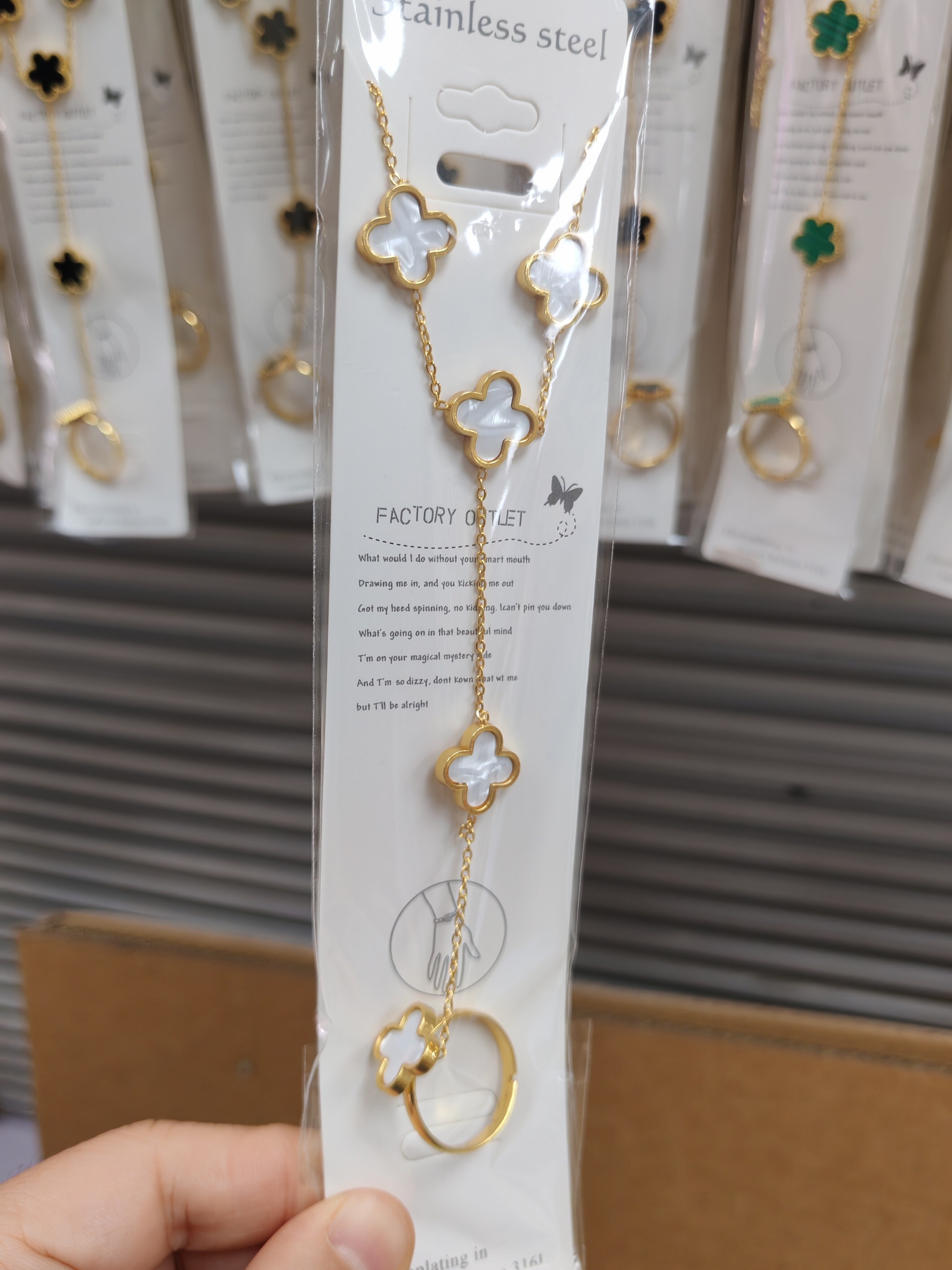 Bracelet and ring integrated A-78009