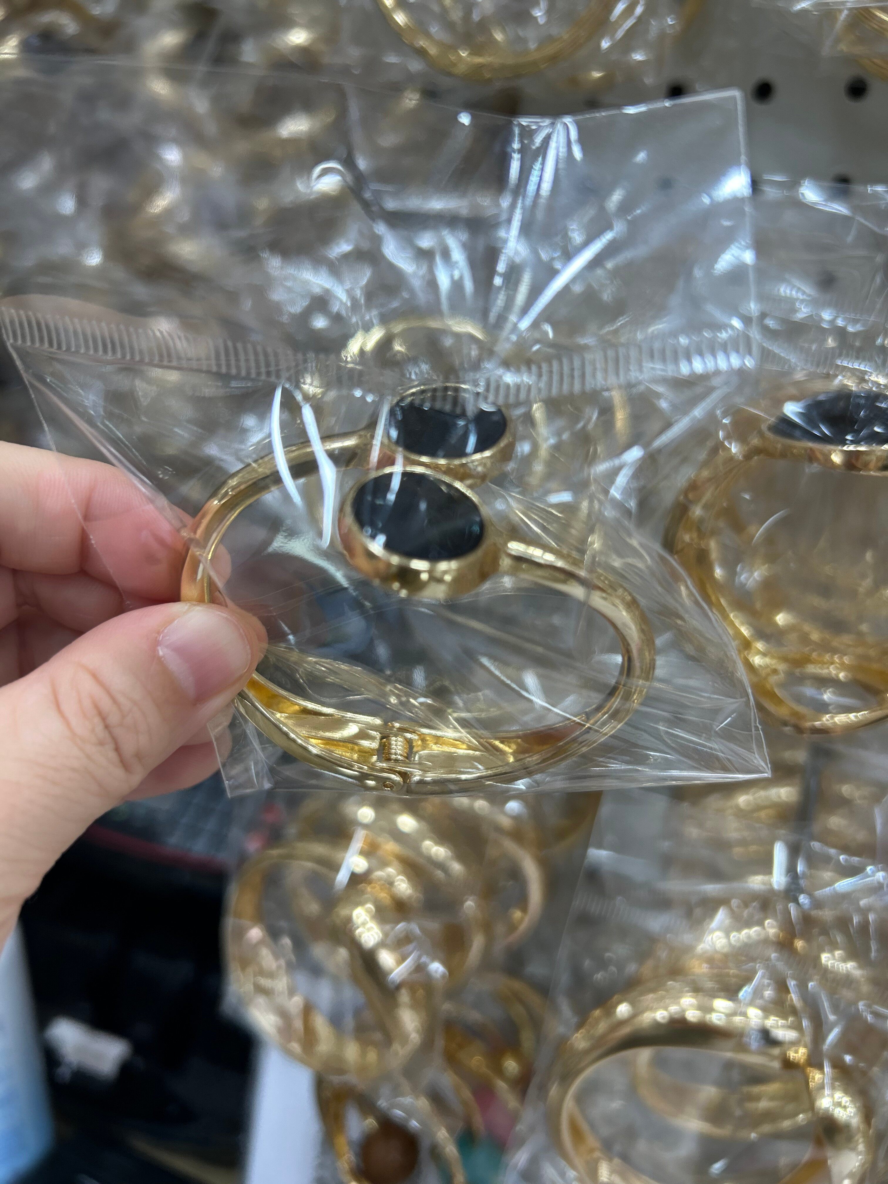 Zircon alloy coarse bangle