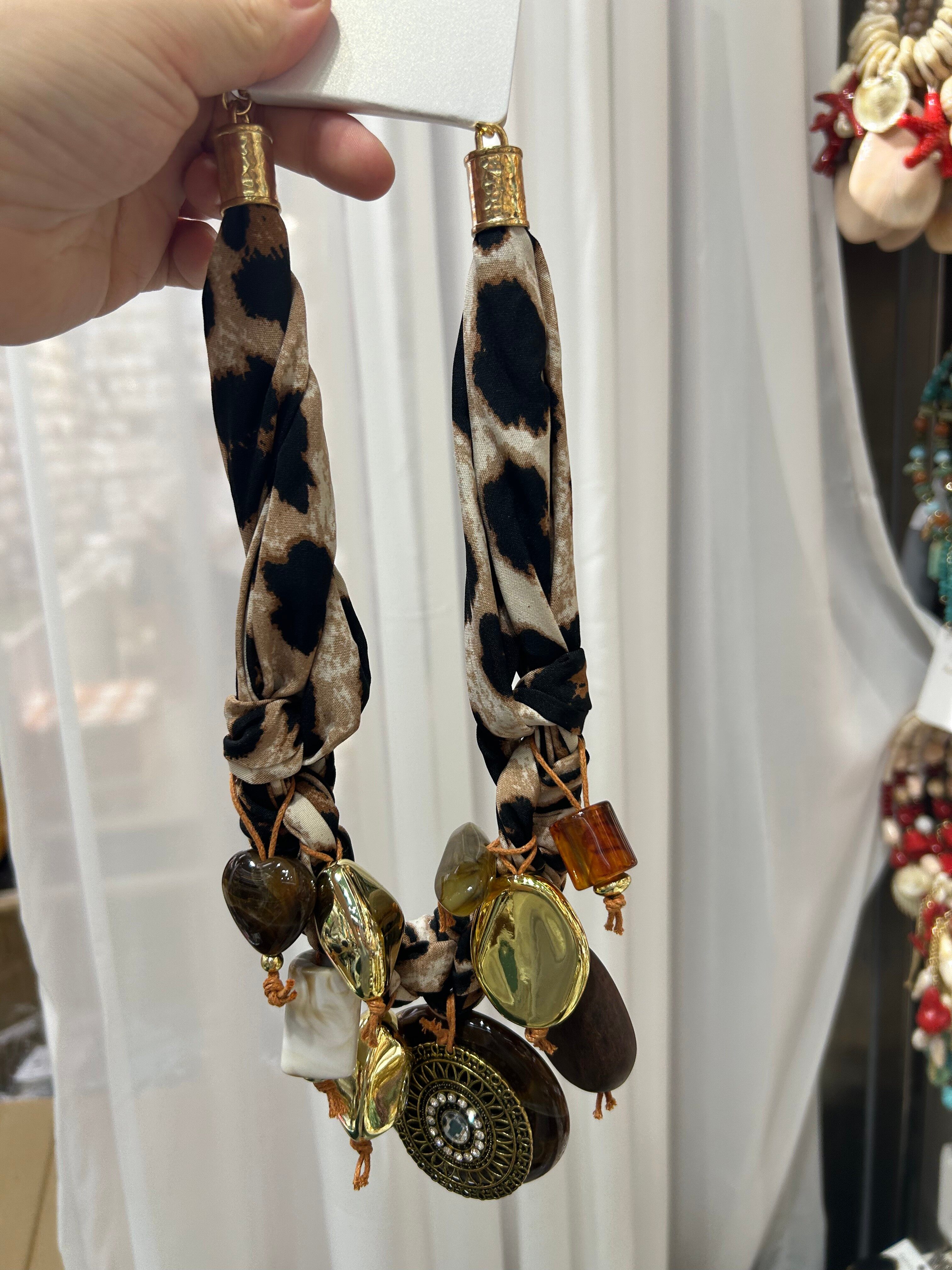 Bohemian style collarbone necklace