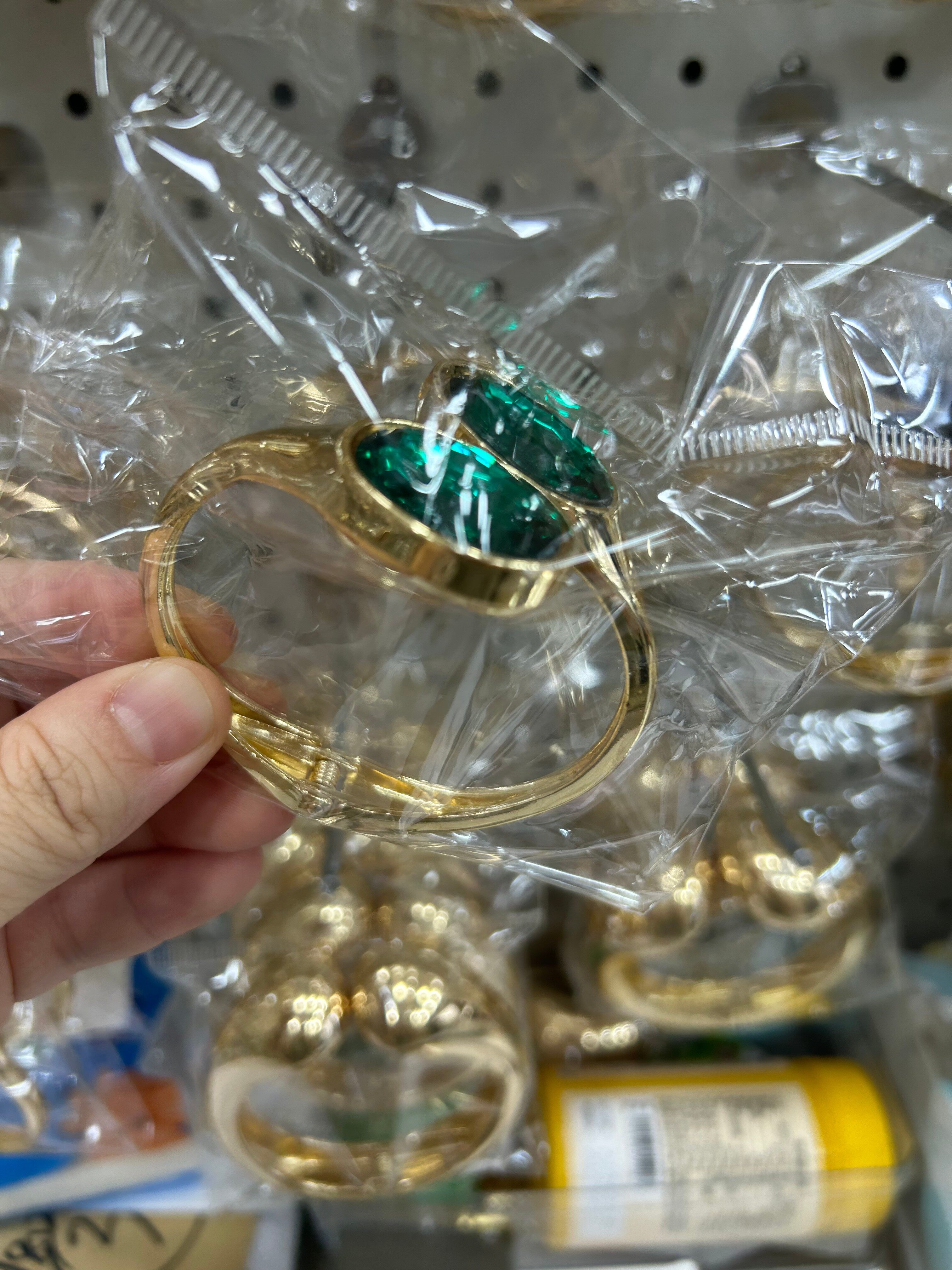 Zircon alloy coarse bangle